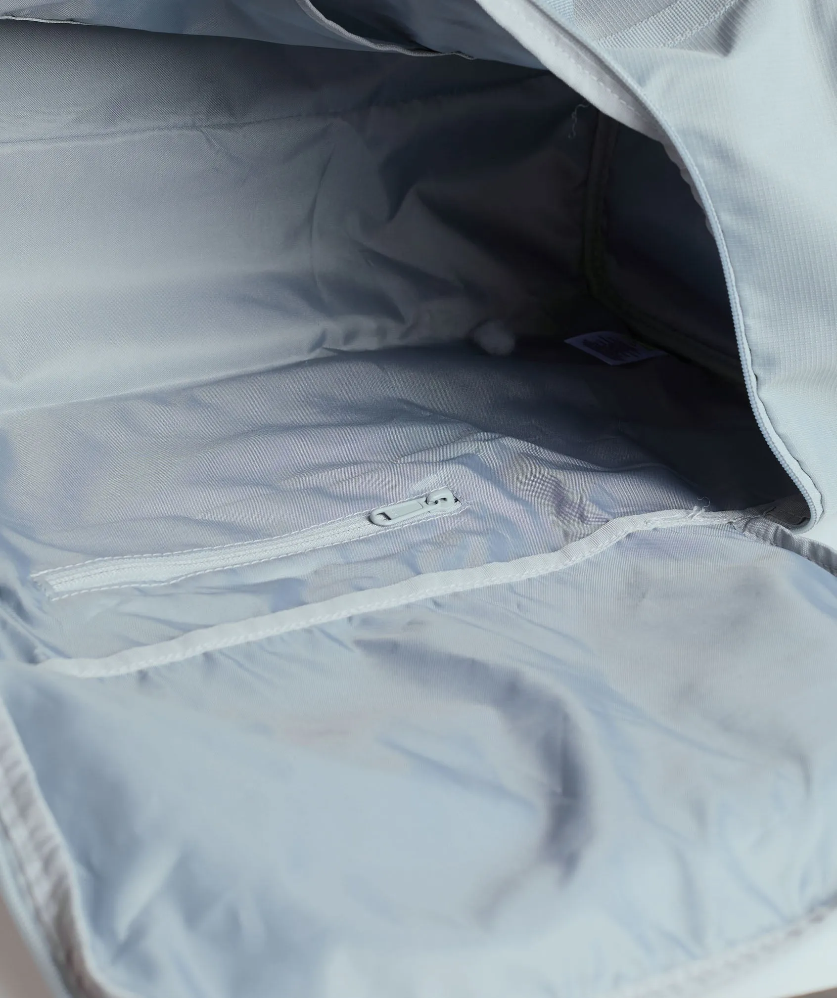 Gymshark Active Holdall Medium - Ice Grey sold by Gymshark product image thumbnail 5