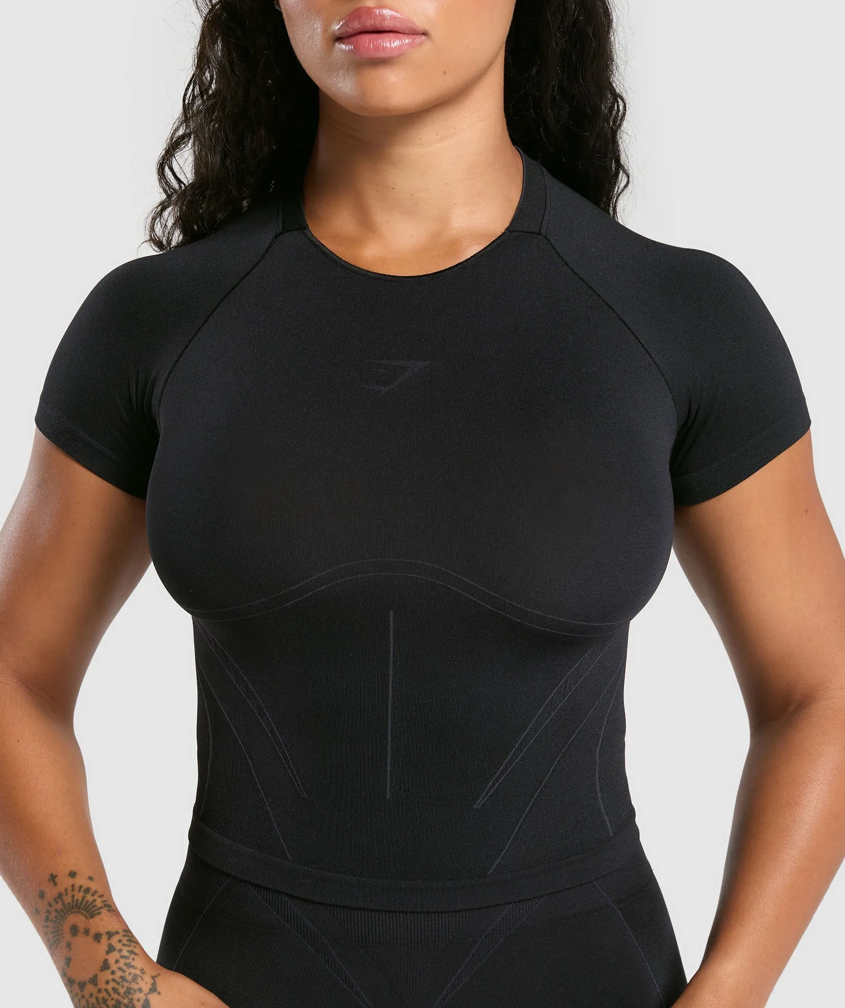 Gymshark Apex Contrast T-Shirt - Black/Brushed Grey sold by Gymshark product image thumbnail 4