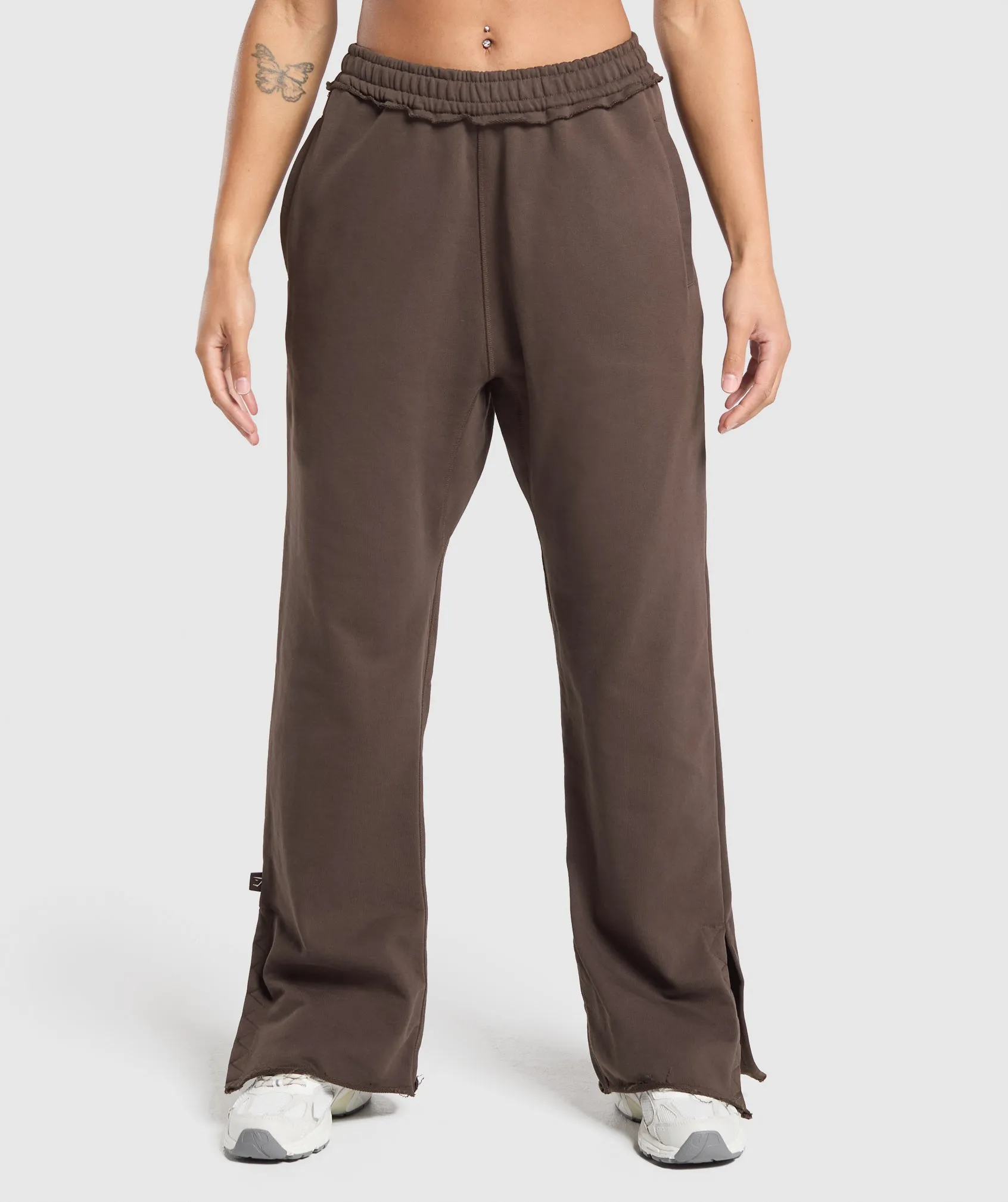 Gymshark Superset Oversized Joggers - Deep Brown sold by Gymshark