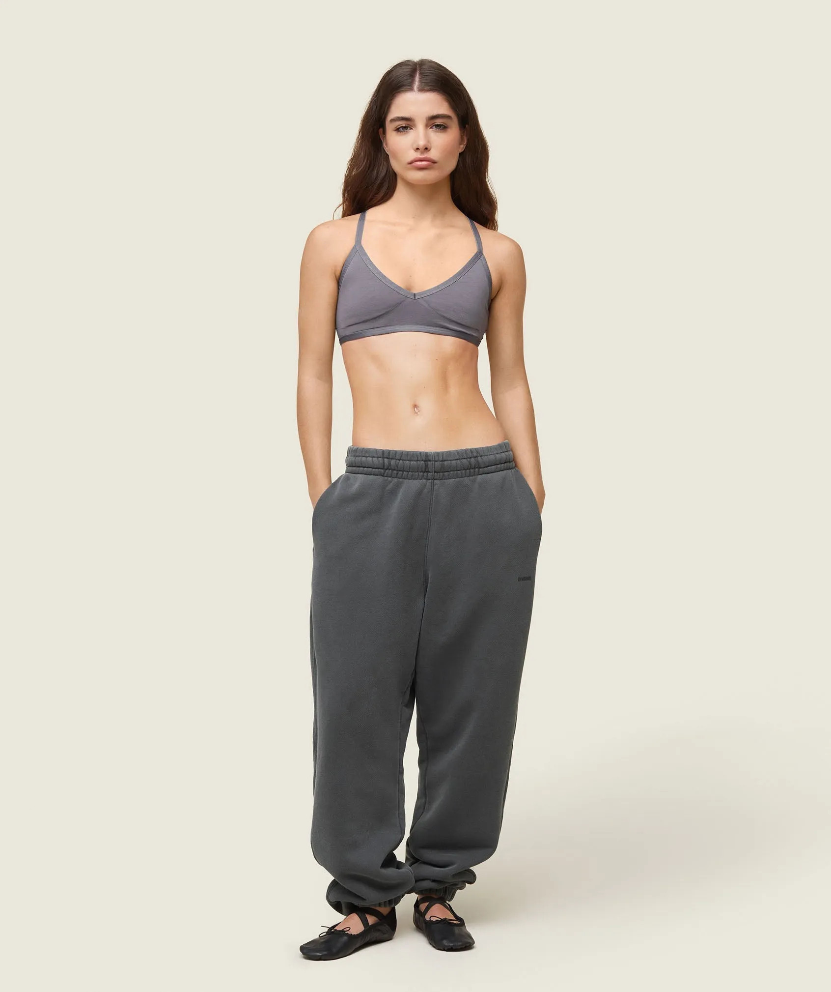 Gymshark everywear Relaxed Joggers - Black sold by Gymshark product image thumbnail 4