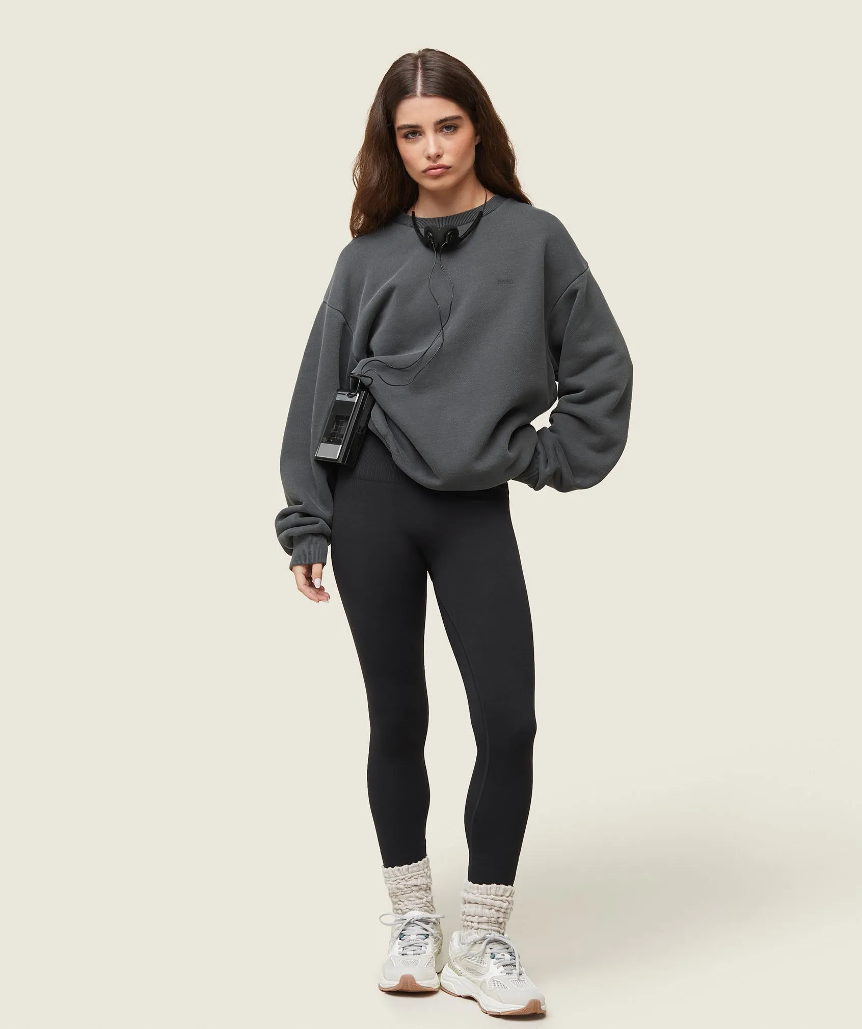 Gymshark everywear Relaxed Sweatshirt - Black sold by Gymshark product image thumbnail 4