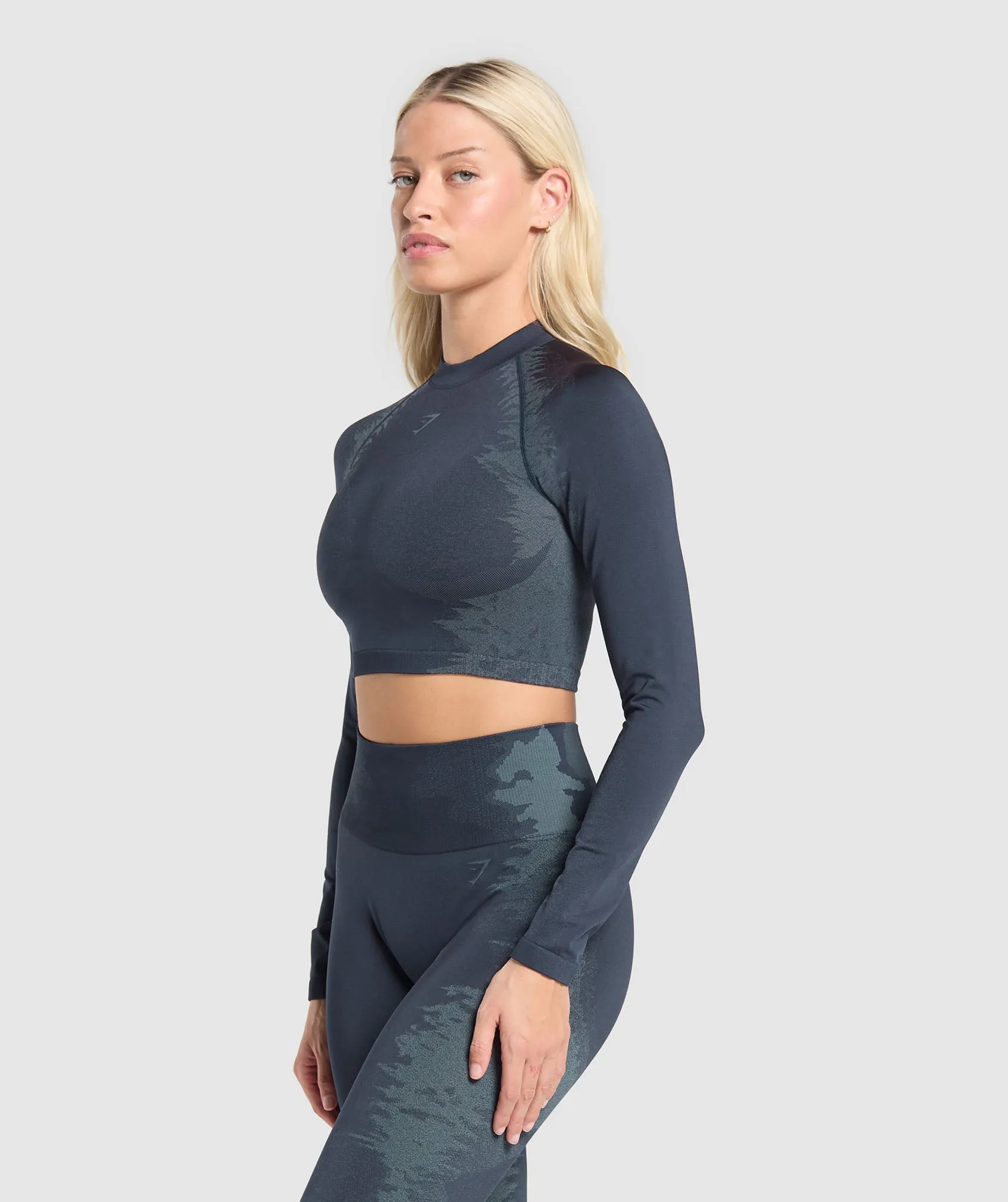 Gymshark Caged Seamless Long Sleeve Crop Top - Heavy Blue/Iron Blue sold by Gymshark product image thumbnail 4