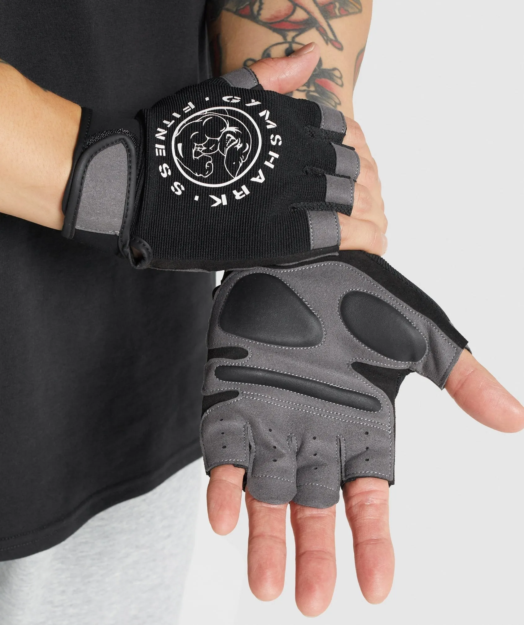 Gymshark Legacy Lifting Gloves - Black sold by Gymshark product image thumbnail 2