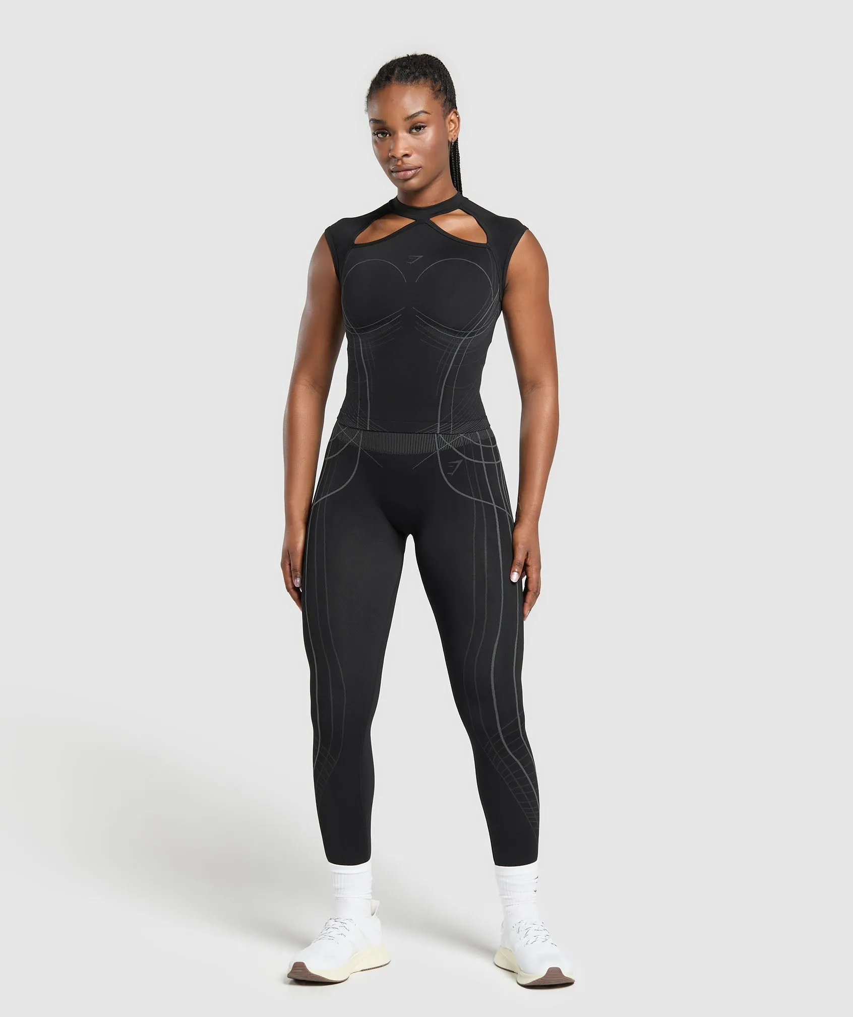 Gymshark Apex Seamless Midi T-Shirt - Black/Graphite Grey sold by Gymshark product image thumbnail 3