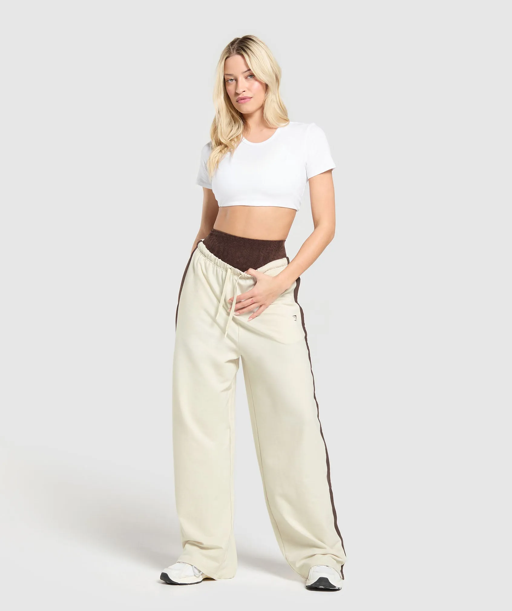 Gymshark Retro Stripe Snap Pant - Oat White/Archive Brown sold by Gymshark product image thumbnail 5
