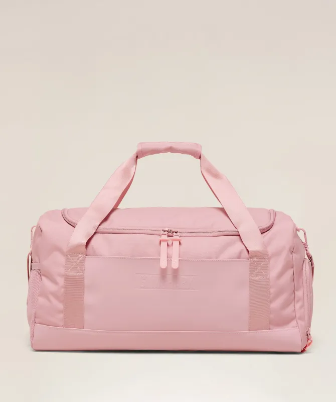 Gymshark Everyday Holdall Small - Cloud Pink sold by Gymshark