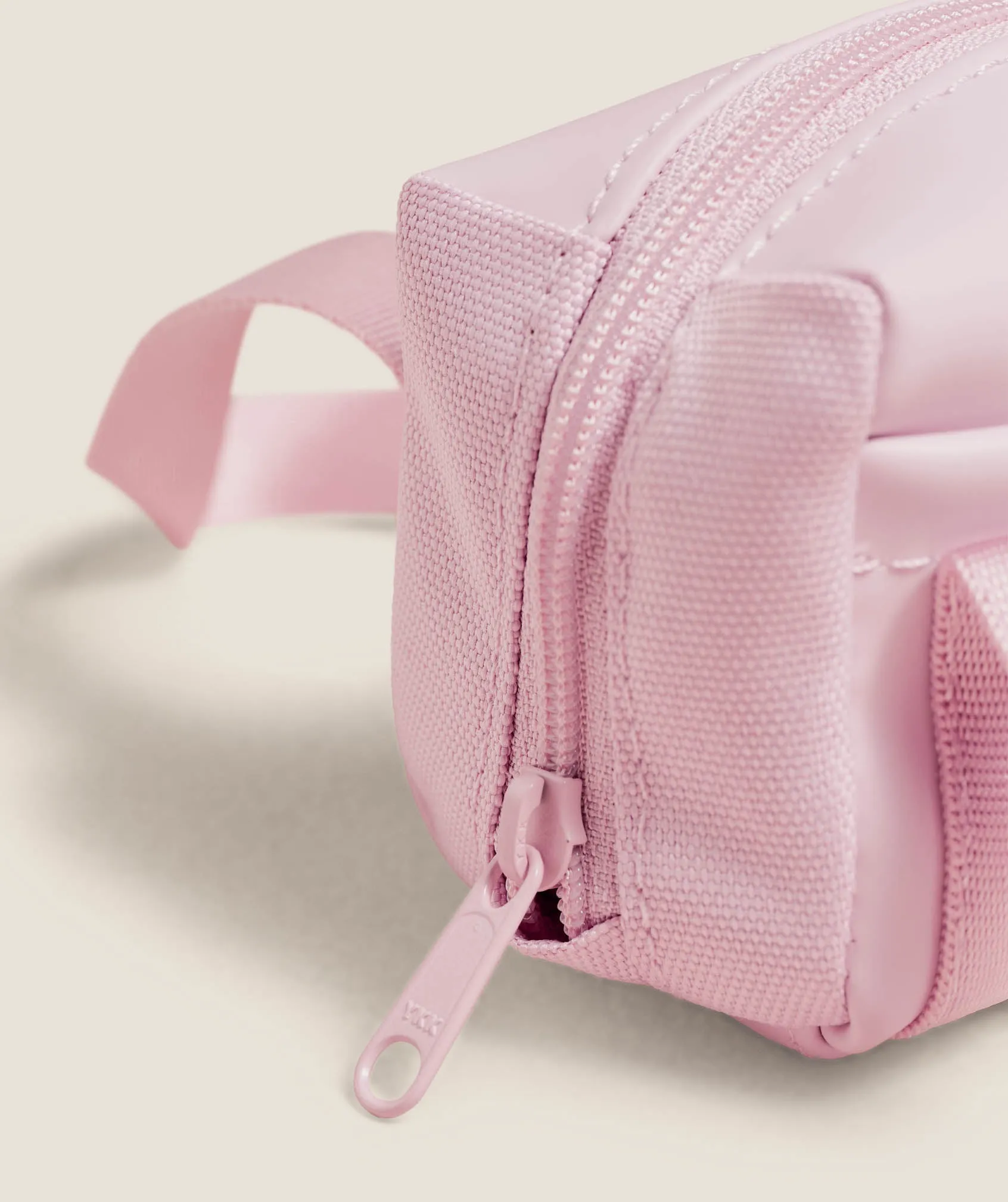 Gymshark Everyday Mini Holdall Keychain - Cloud Pink sold by Gymshark product image thumbnail 2