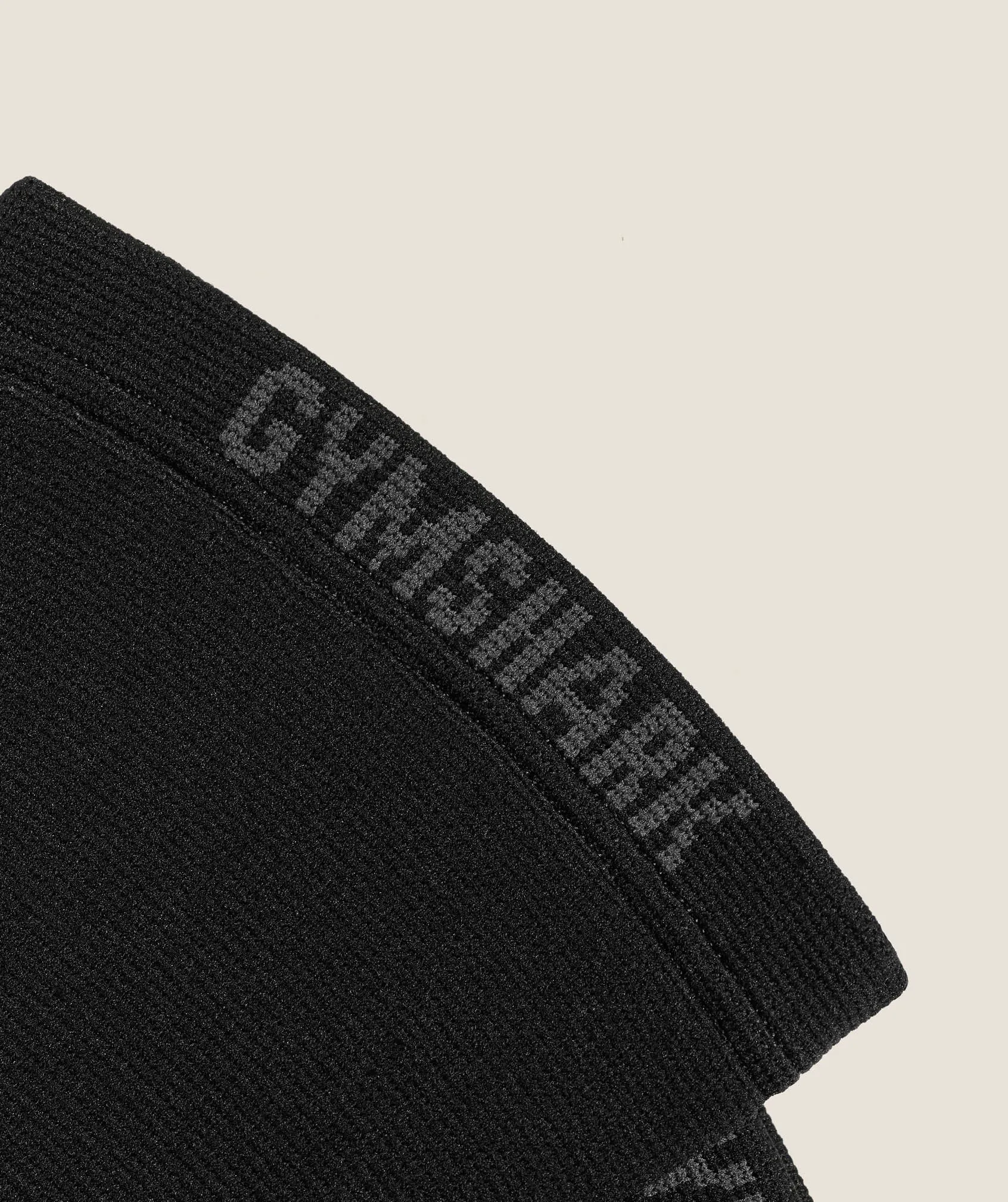 Gymshark Onyx Seamless Knee Sleeves - Black/Pitch Grey sold by Gymshark product image thumbnail 2