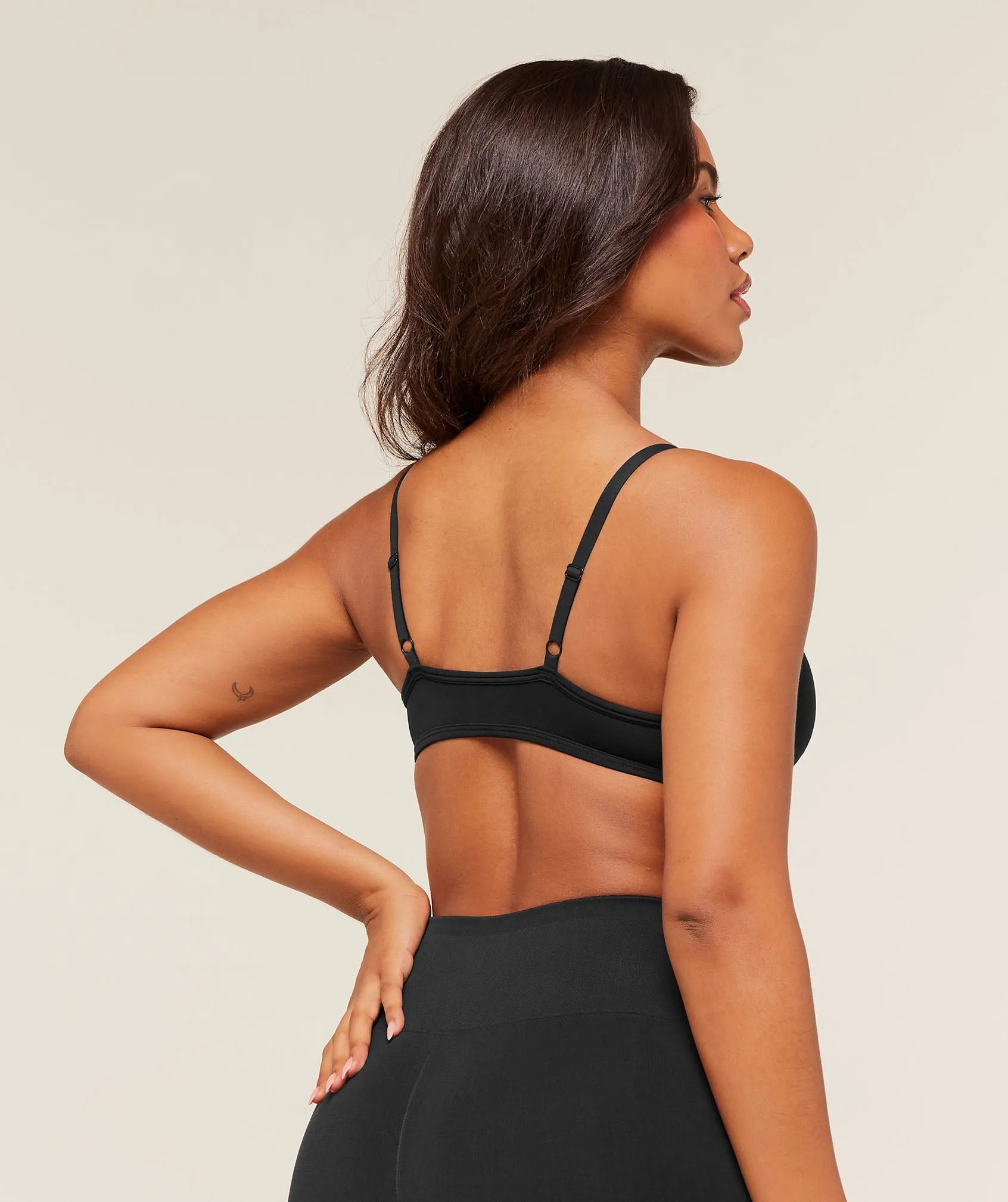 Gymshark Soft Sculpt V-neck Sports Bra - Black sold by Gymshark product image thumbnail 2