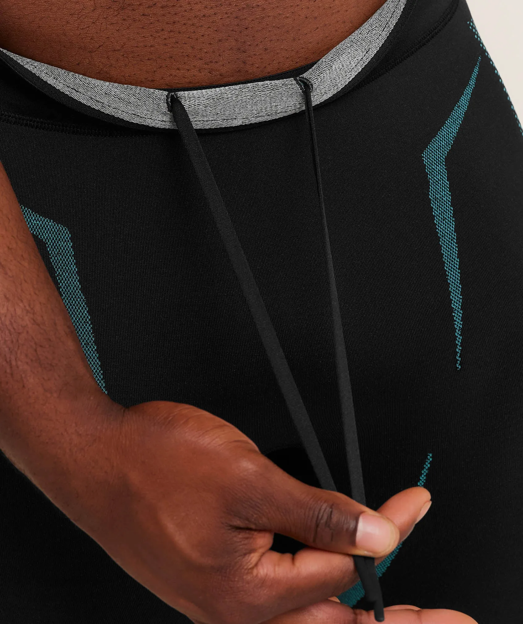 Gymshark Onyx 5.0 Seamless Tight - Black/Brand Blue sold by Gymshark product image thumbnail 5