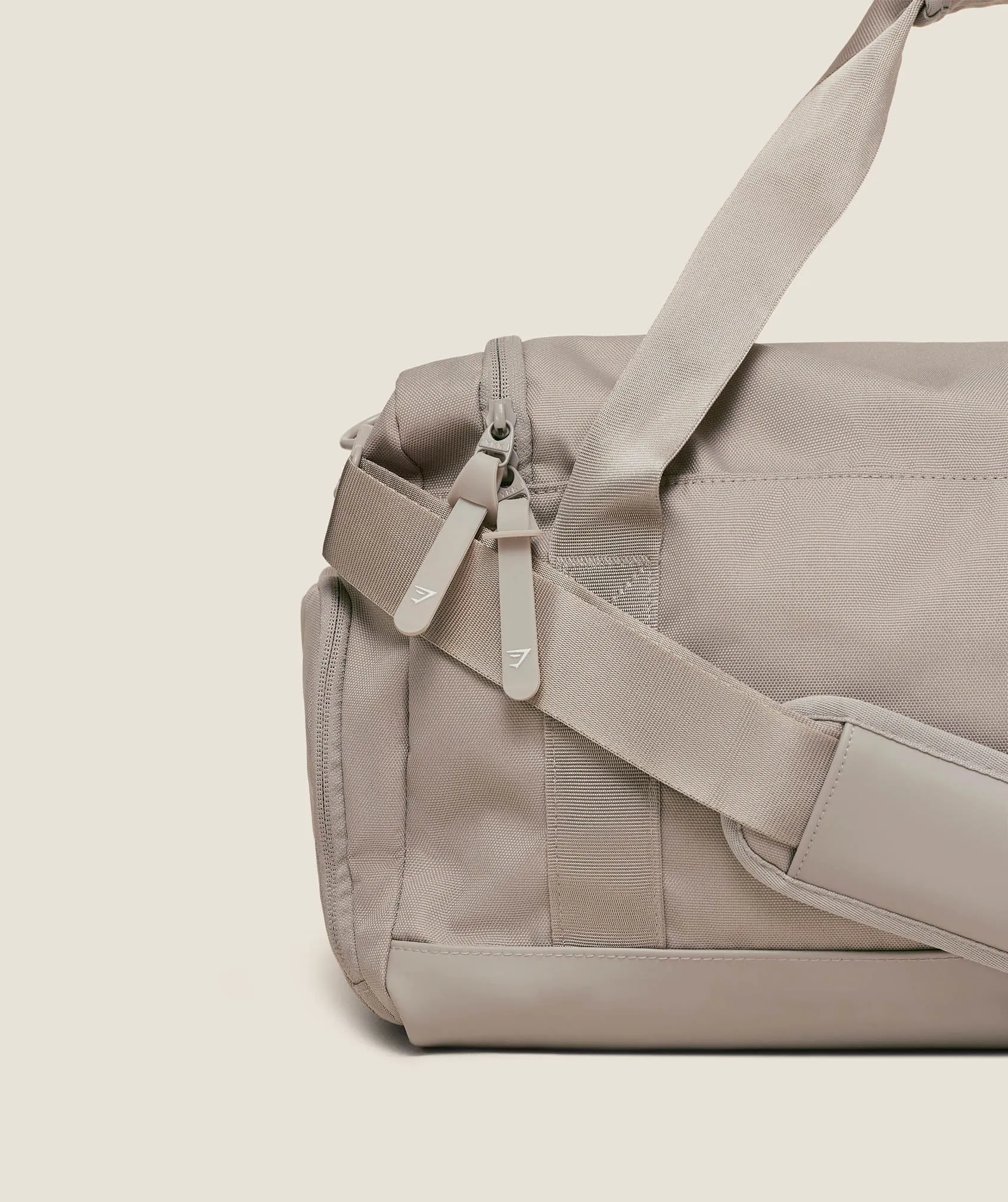 Gymshark Everyday Holdall Medium - Mushroom Grey sold by Gymshark product image thumbnail 3