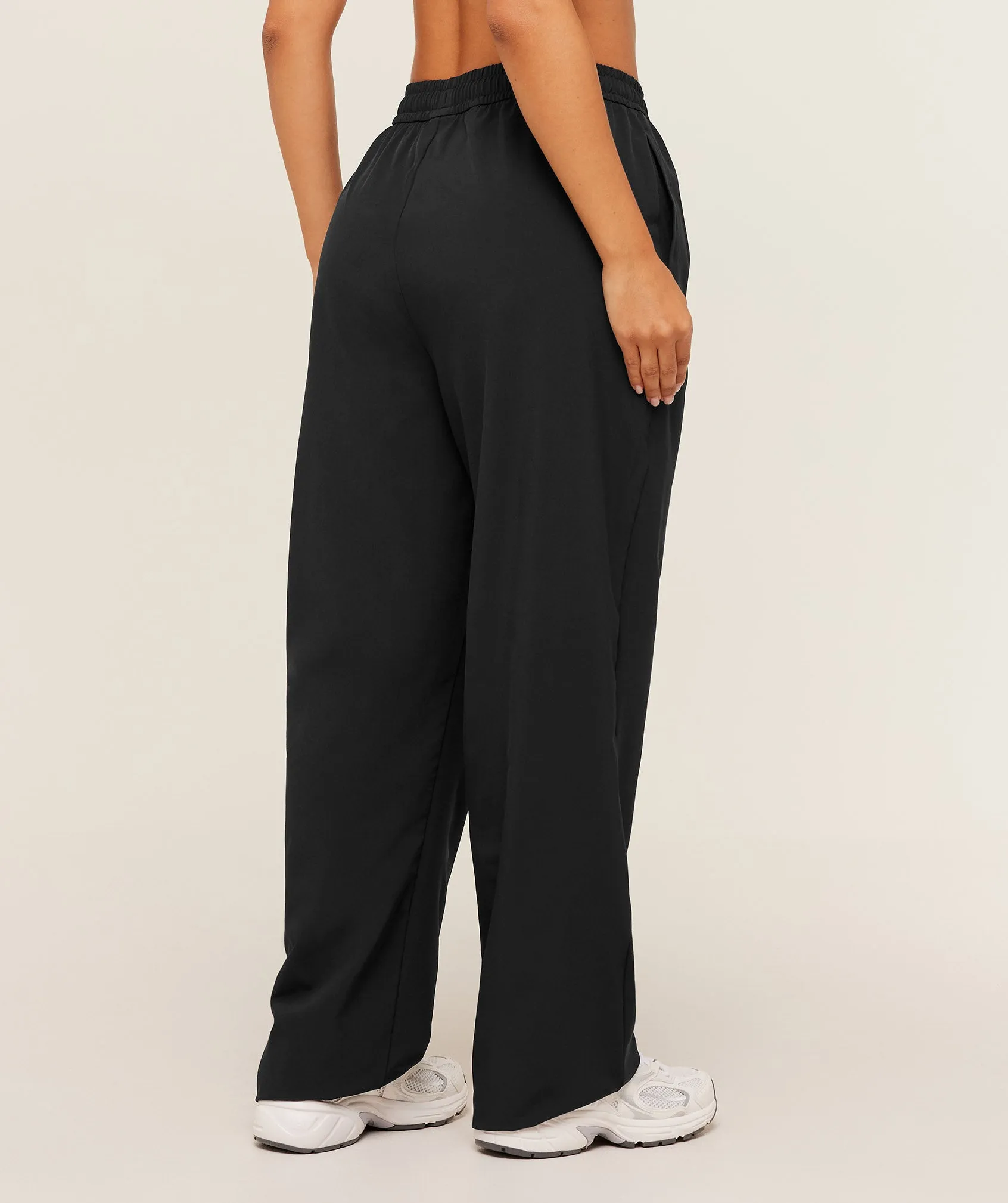 Gymshark Training Everyday Woven Straight Leg Short Pants - GS Black sold by Gymshark product image thumbnail 2