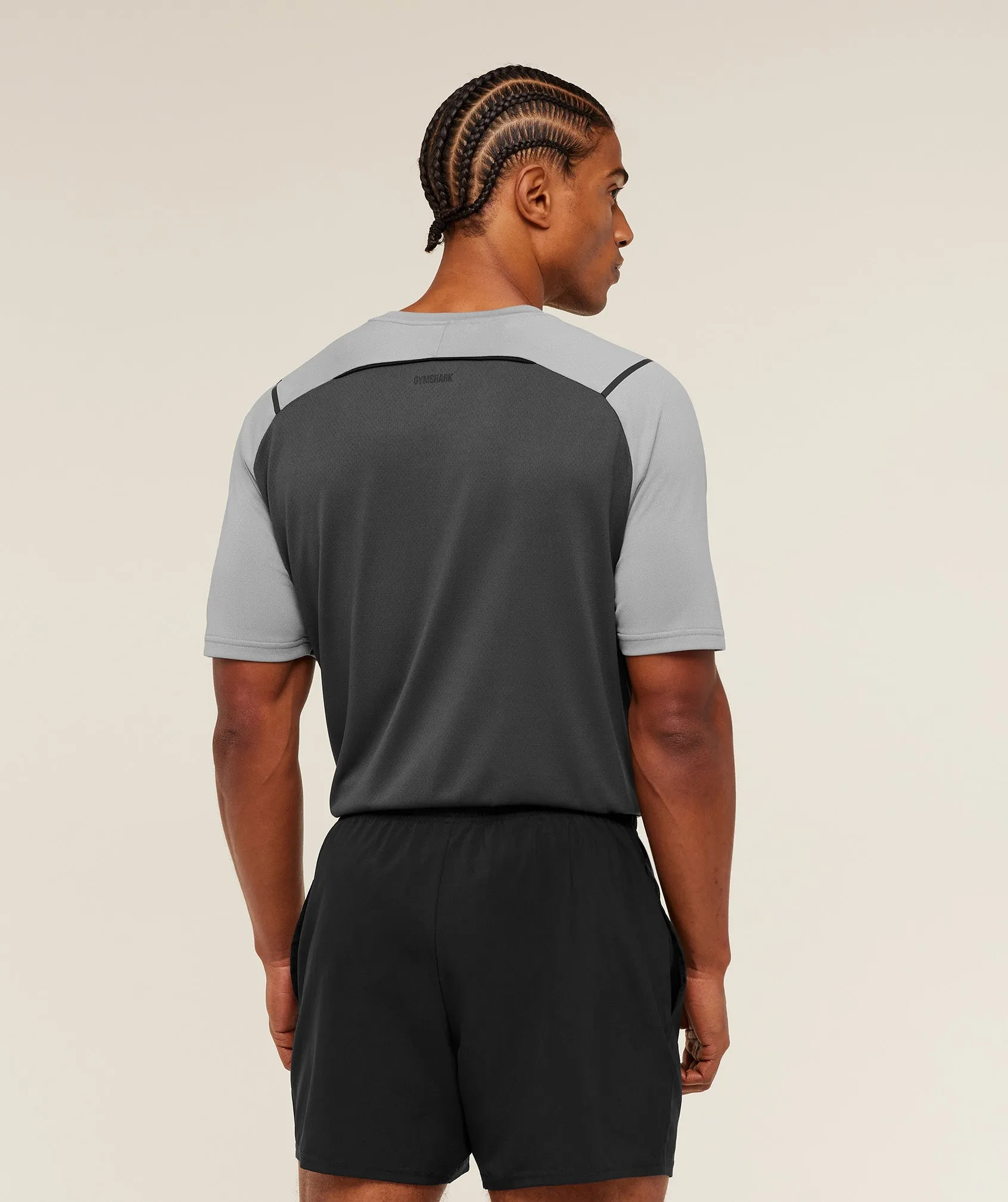 Gymshark Arrival Contrast T-Shirt - Smokey Grey / Onyx Grey sold by Gymshark product image thumbnail 2