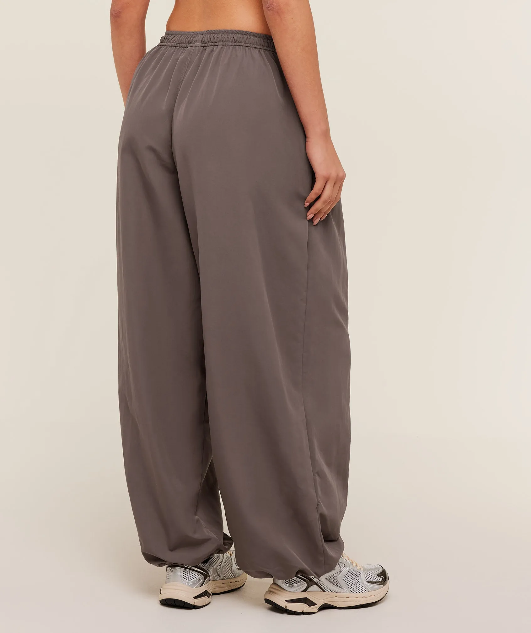 Gymshark Weekend Lifestyle Parachute Pant - Cool Brown sold by Gymshark product image thumbnail 3