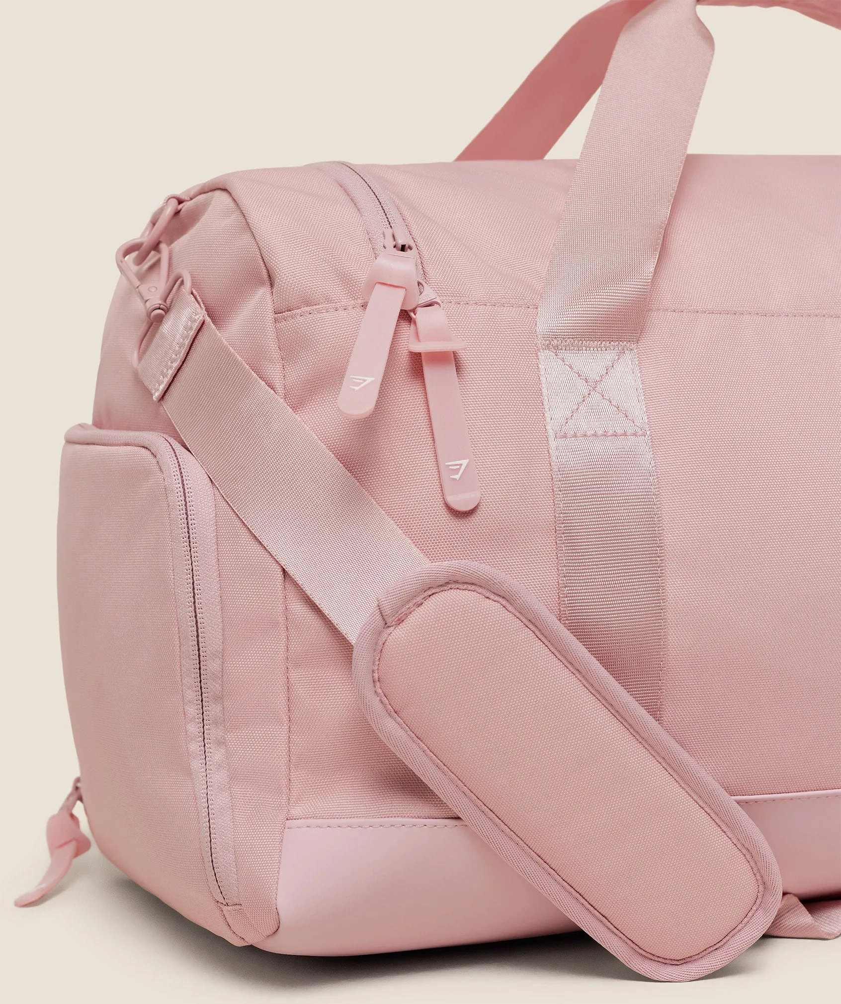 Gymshark Everyday Holdall Small - Light Pink sold by Gymshark product image thumbnail 3