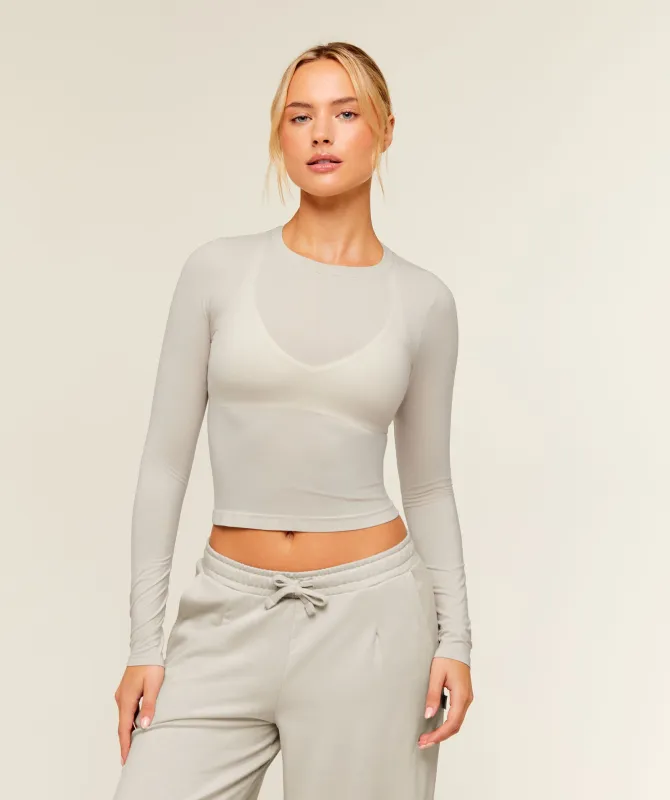 Gymshark FeatherForm Long Sleeve T-Shirt - Pebble Grey made by Gymshark