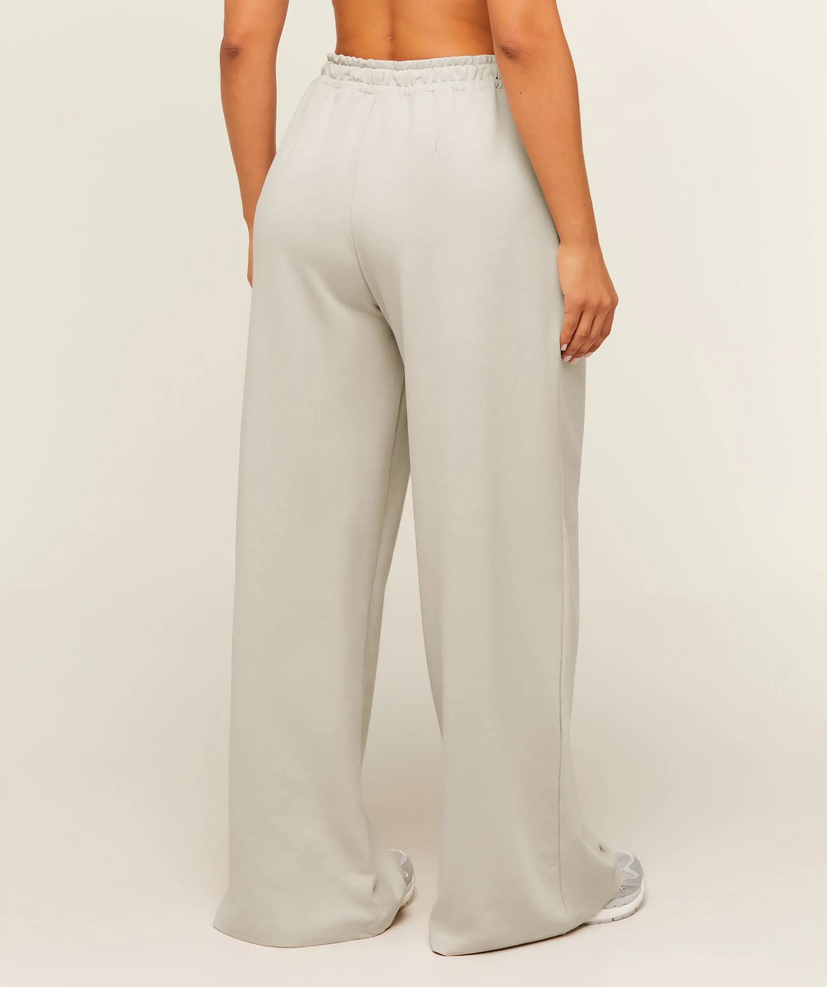 Gymshark Lightweight Wide Leg Pant Short - Pebble Grey sold by Gymshark product image thumbnail 3