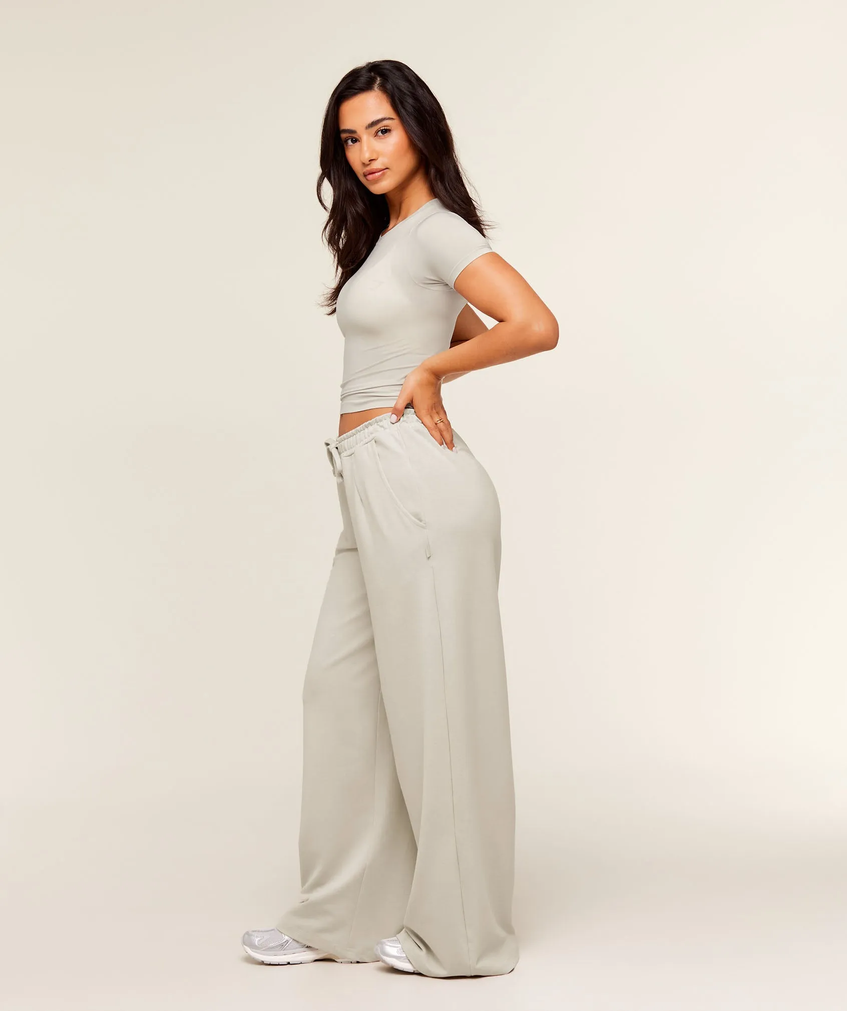 Gymshark Lightweight Wide Leg Pant Short - Pebble Grey sold by Gymshark product image thumbnail 5