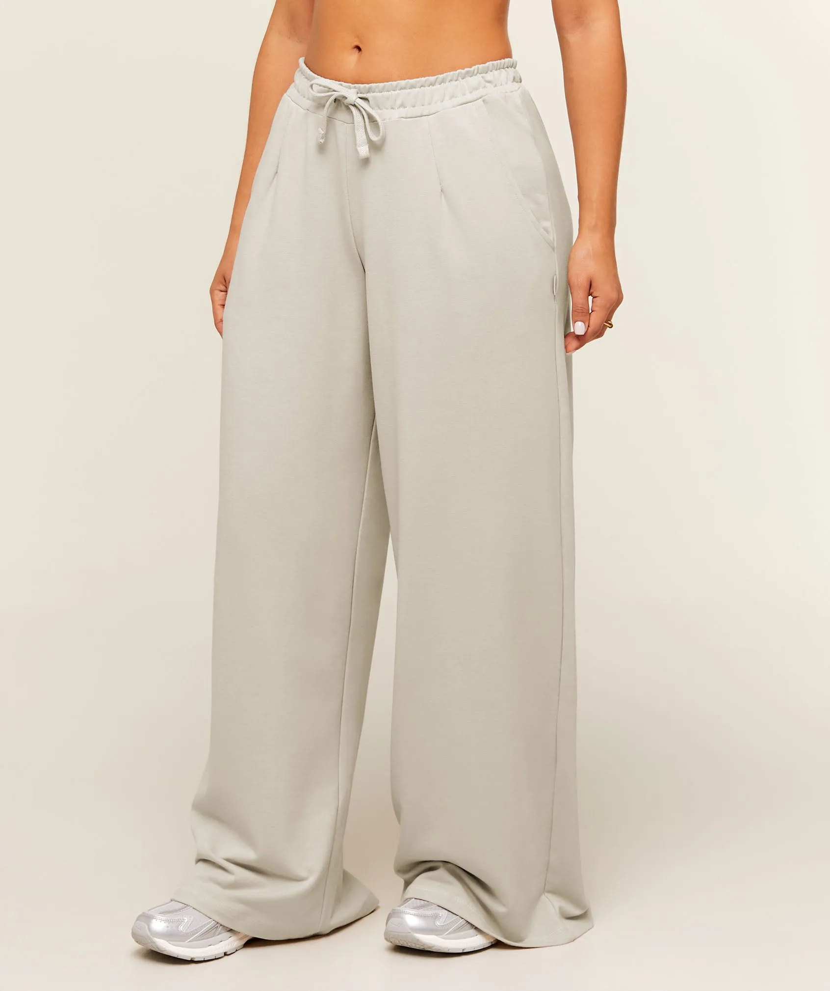 Gymshark Lightweight Wide Leg Pant Short - Pebble Grey sold by Gymshark product image thumbnail 4