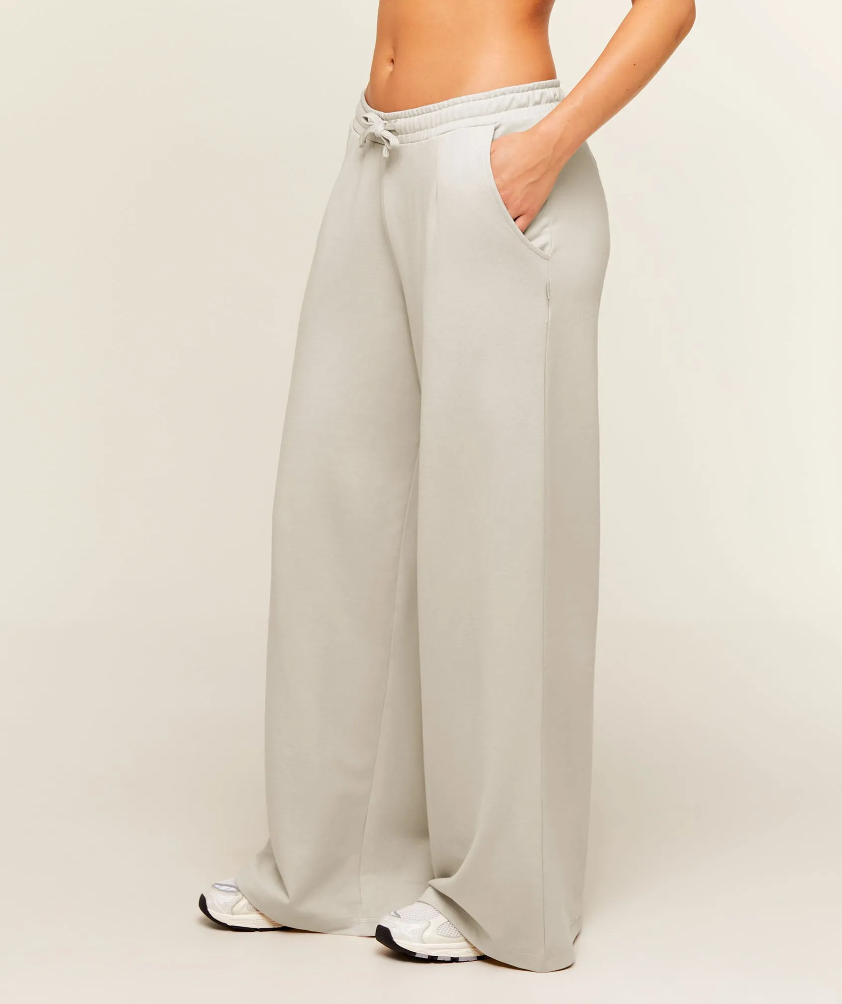 Gymshark Lightweight Wide Leg Pants Regular - Pebble Grey sold by Gymshark product image thumbnail 4