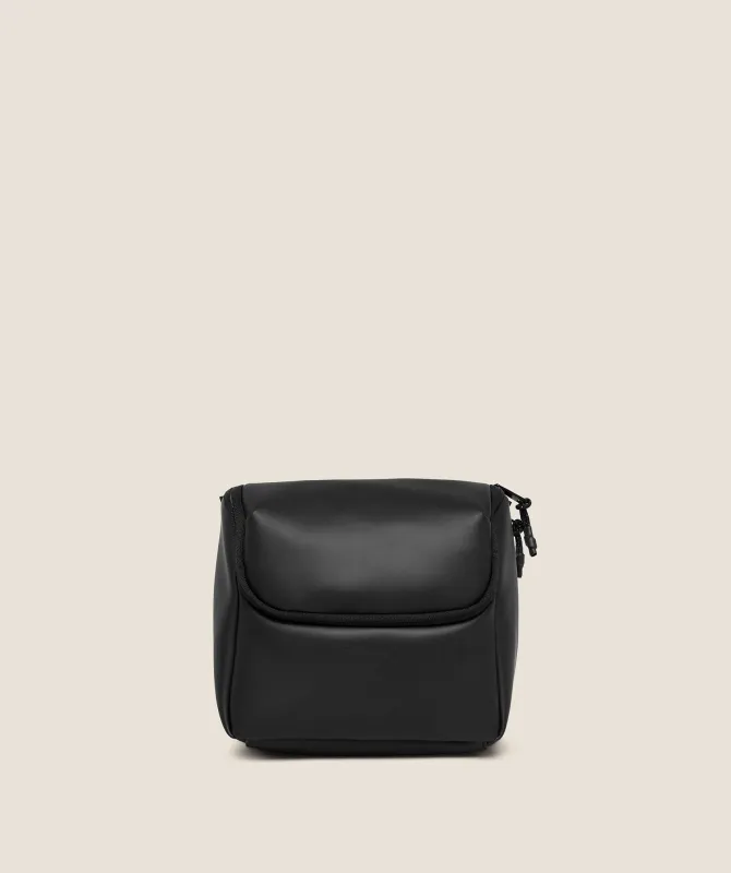 Gymshark Sleek Washbag - Black made by Gymshark