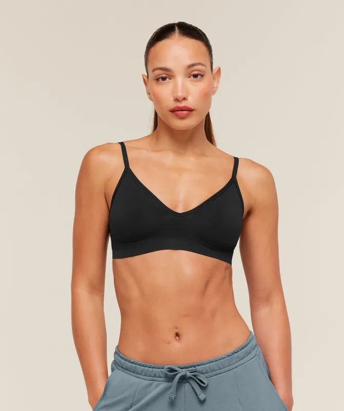 Gymshark FeatherForm V-Neck Bralette - Black made by Gymshark