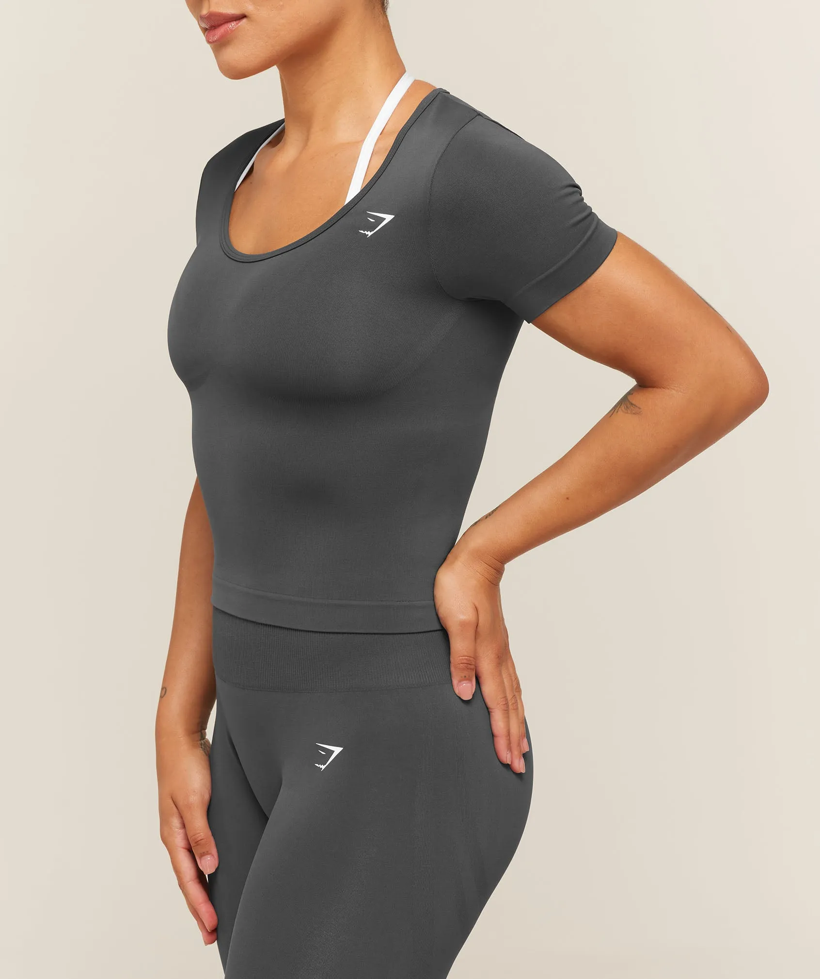Gymshark Everyday Seamless Tight Fit Crew Neck Tee - Onyx Grey sold by Gymshark product image thumbnail 4