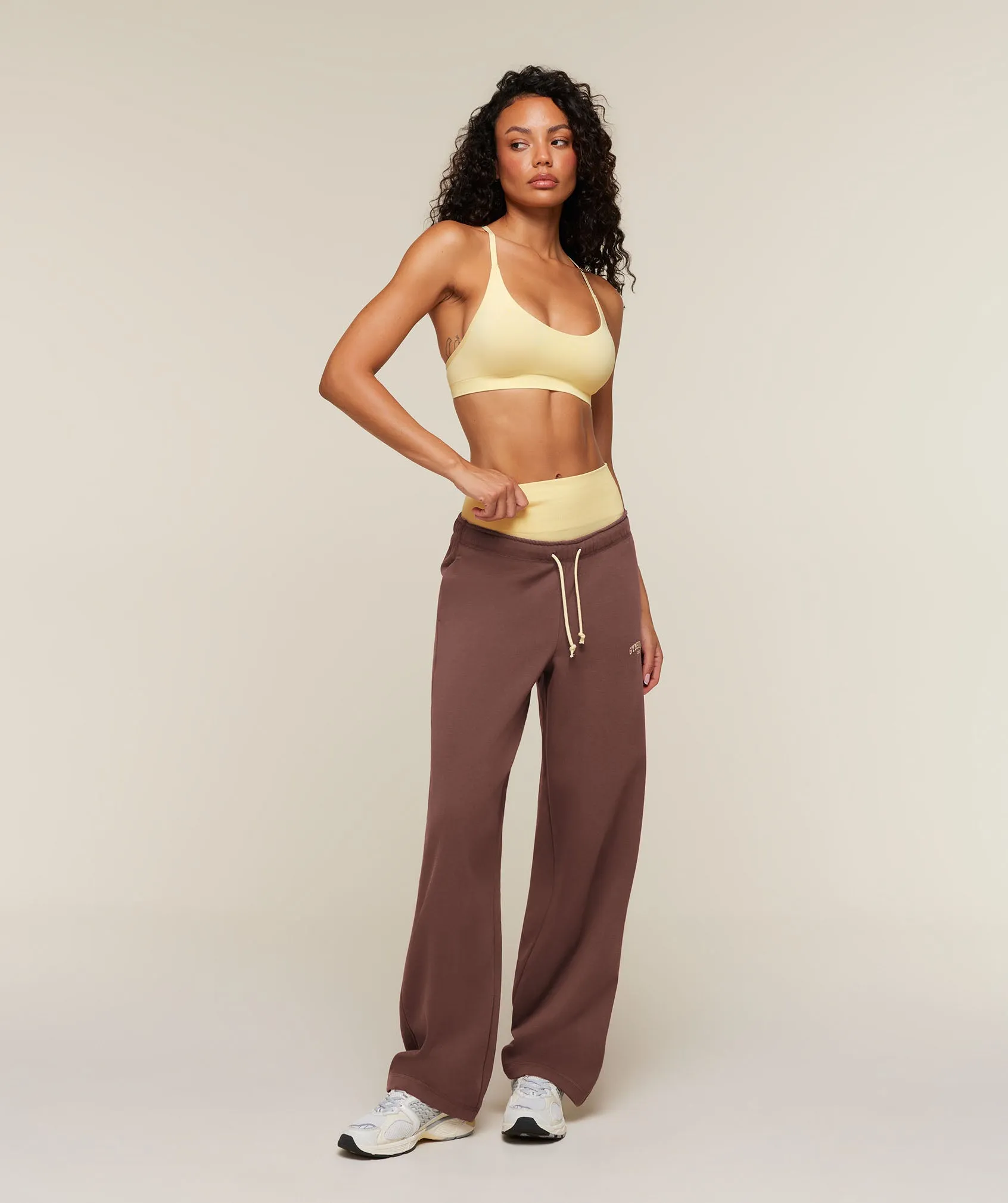 Gymshark Cosy Luxe Campus Pants Tall - Espresso Brown sold by Gymshark product image thumbnail 4