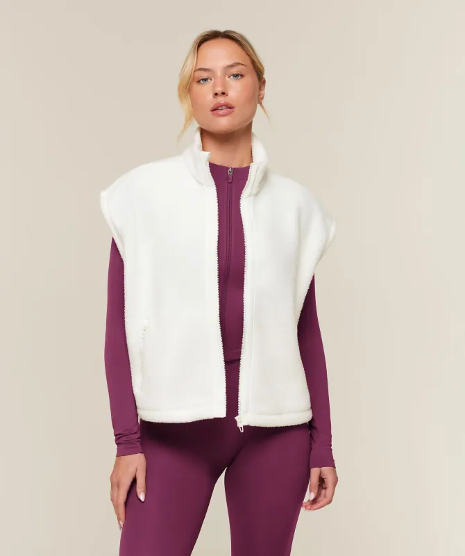 Gymshark Sherpa Gilet - Soft White made by Gymshark