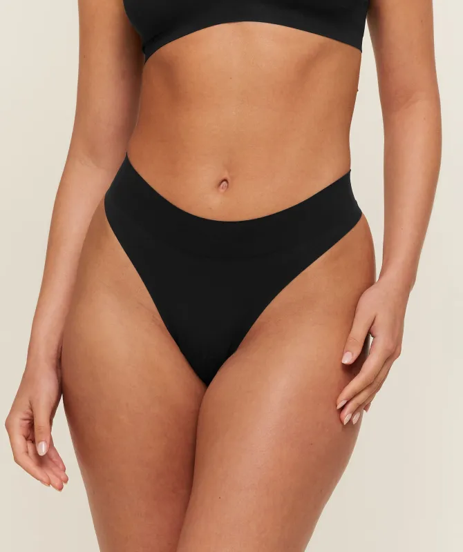 Gymshark FeatherForm™ Thong 3PK - Black made by Gymshark