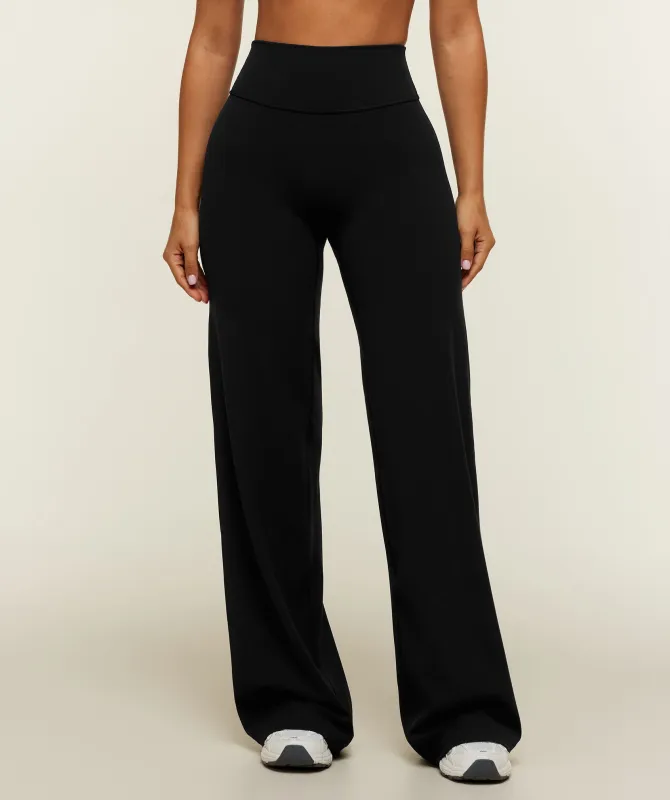 Gymshark SoftSense™ High-Rise Straight Leg Leggings Short - Black made by Gymshark