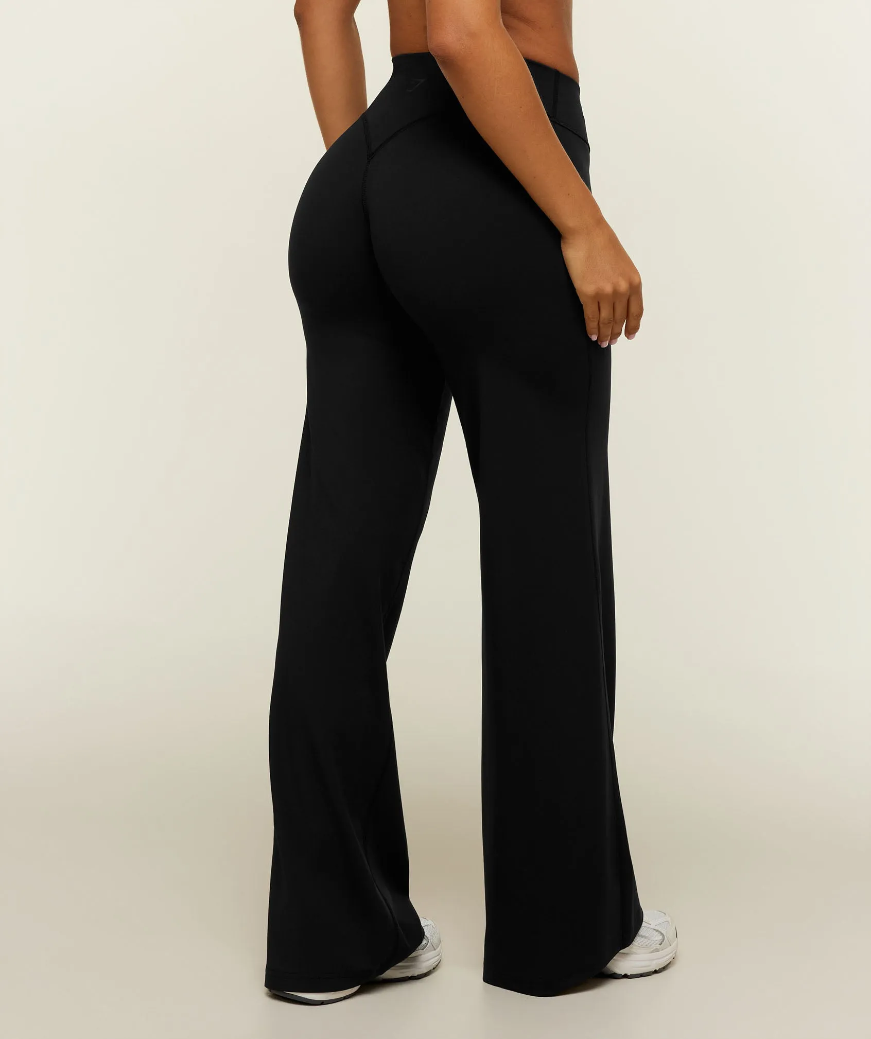 Gymshark SoftSense™ Mid-Rise Straight Leg Leggings Short - Black sold by Gymshark product image thumbnail 2