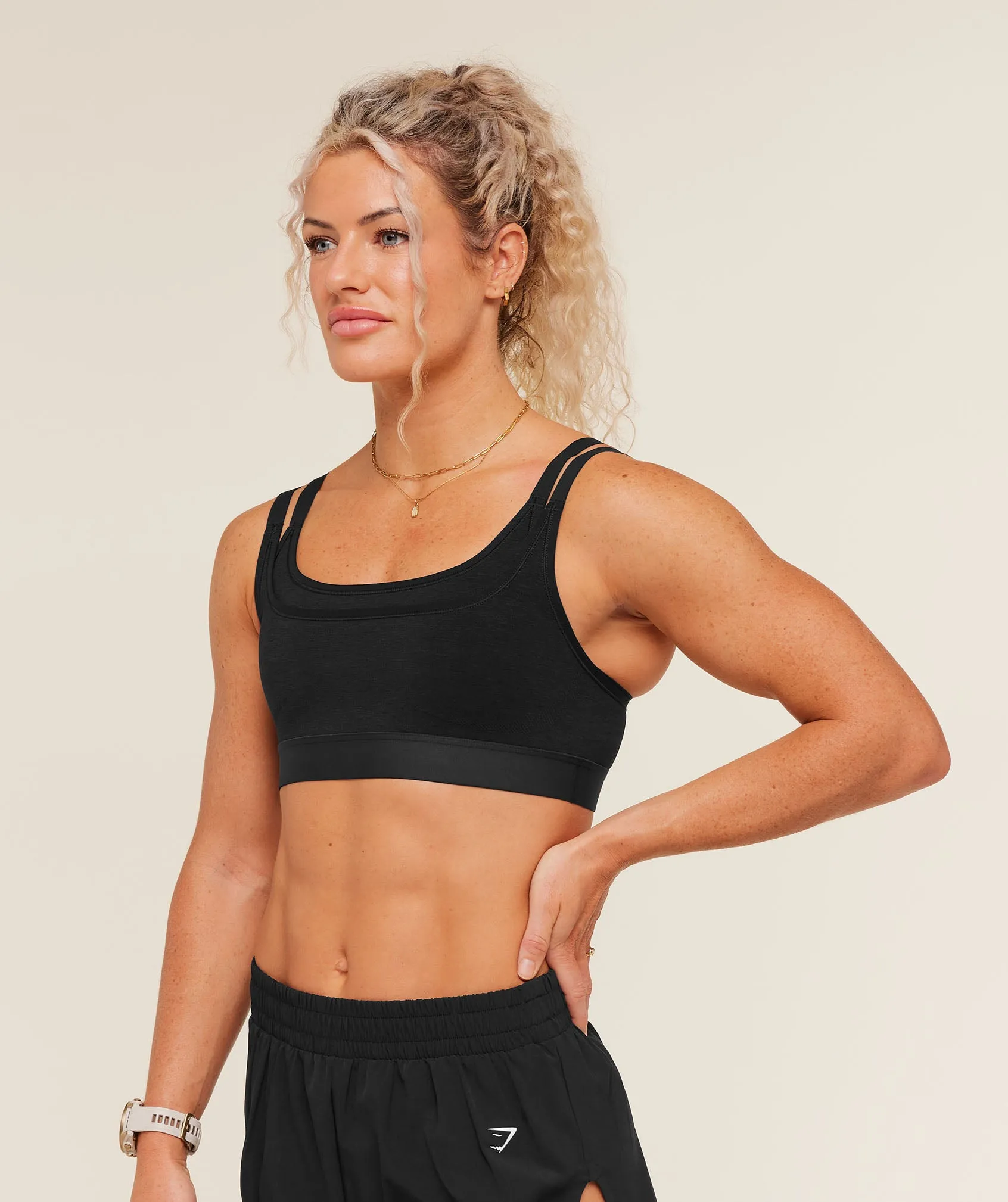 Gymshark Relay Seamless Medium Support Sports Bra - Black sold by Gymshark product image thumbnail 4