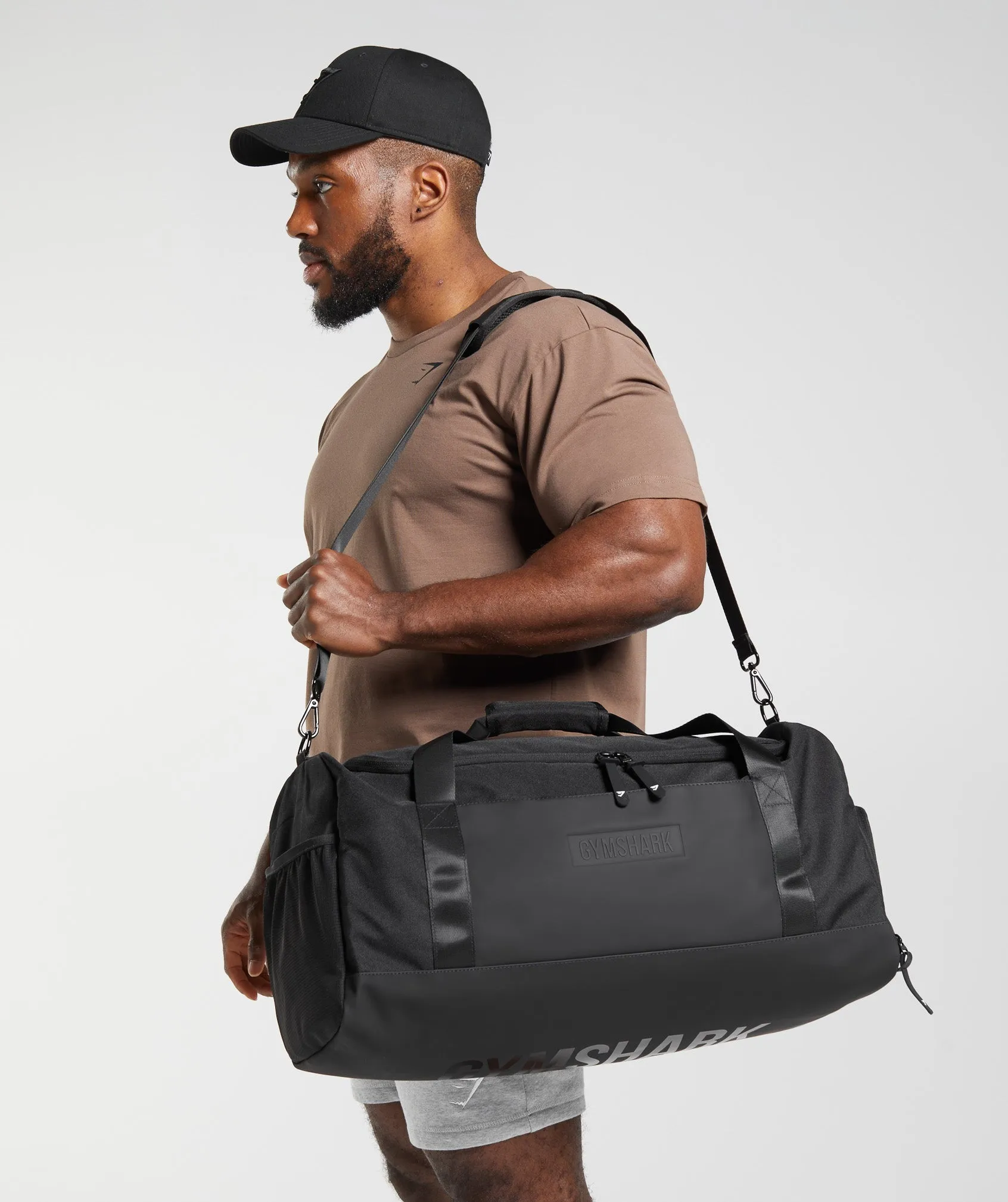 Gymshark Everyday Holdall Medium - Black sold by Gymshark product image thumbnail 4