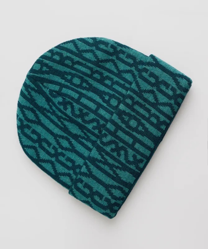 Gymshark Reversable Jacquard Beanie - Winter Teal/Slate Blue made by Gymshark