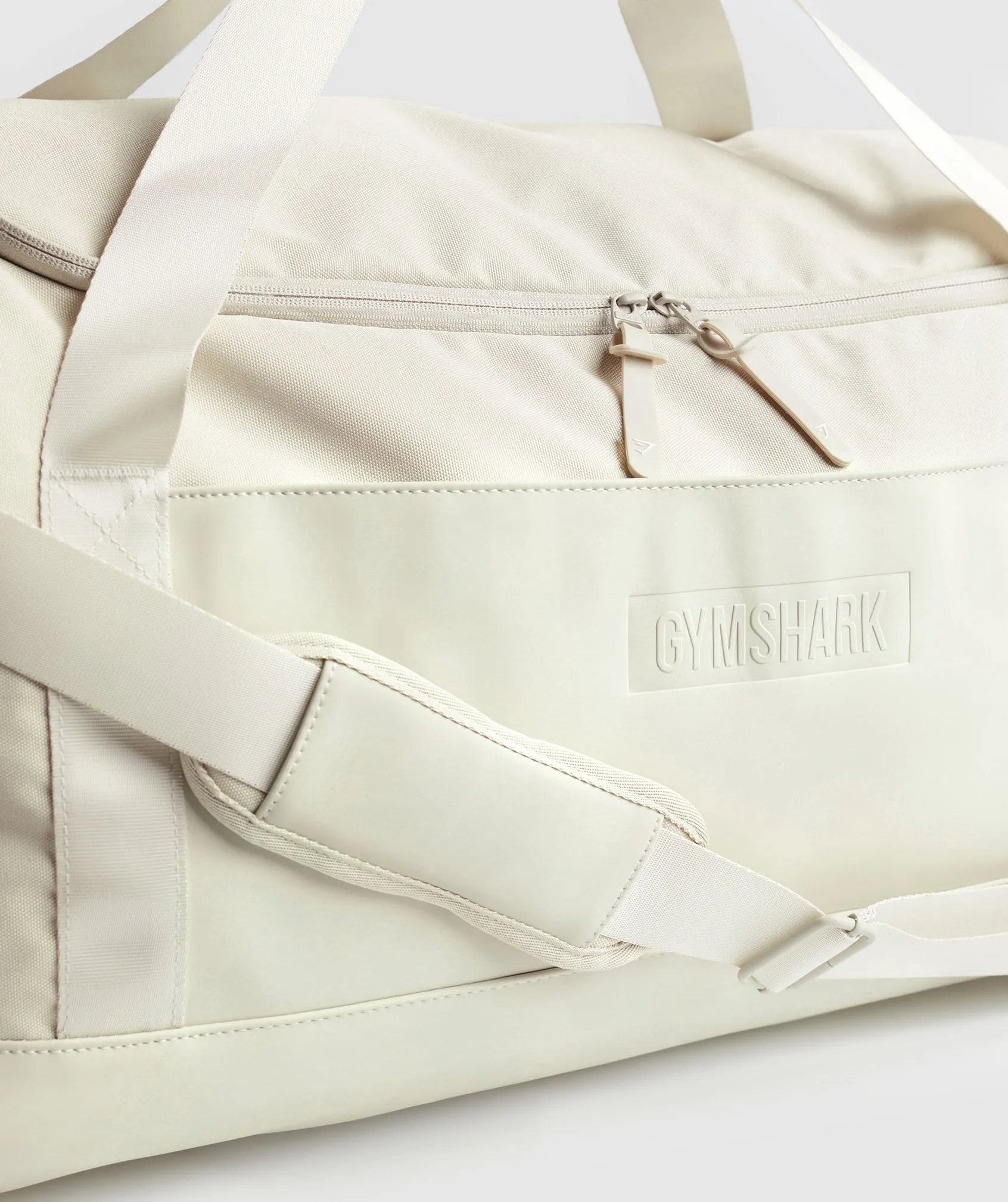 Gymshark Large Everyday Gym Bag - Pebble Grey sold by Gymshark product image thumbnail 2