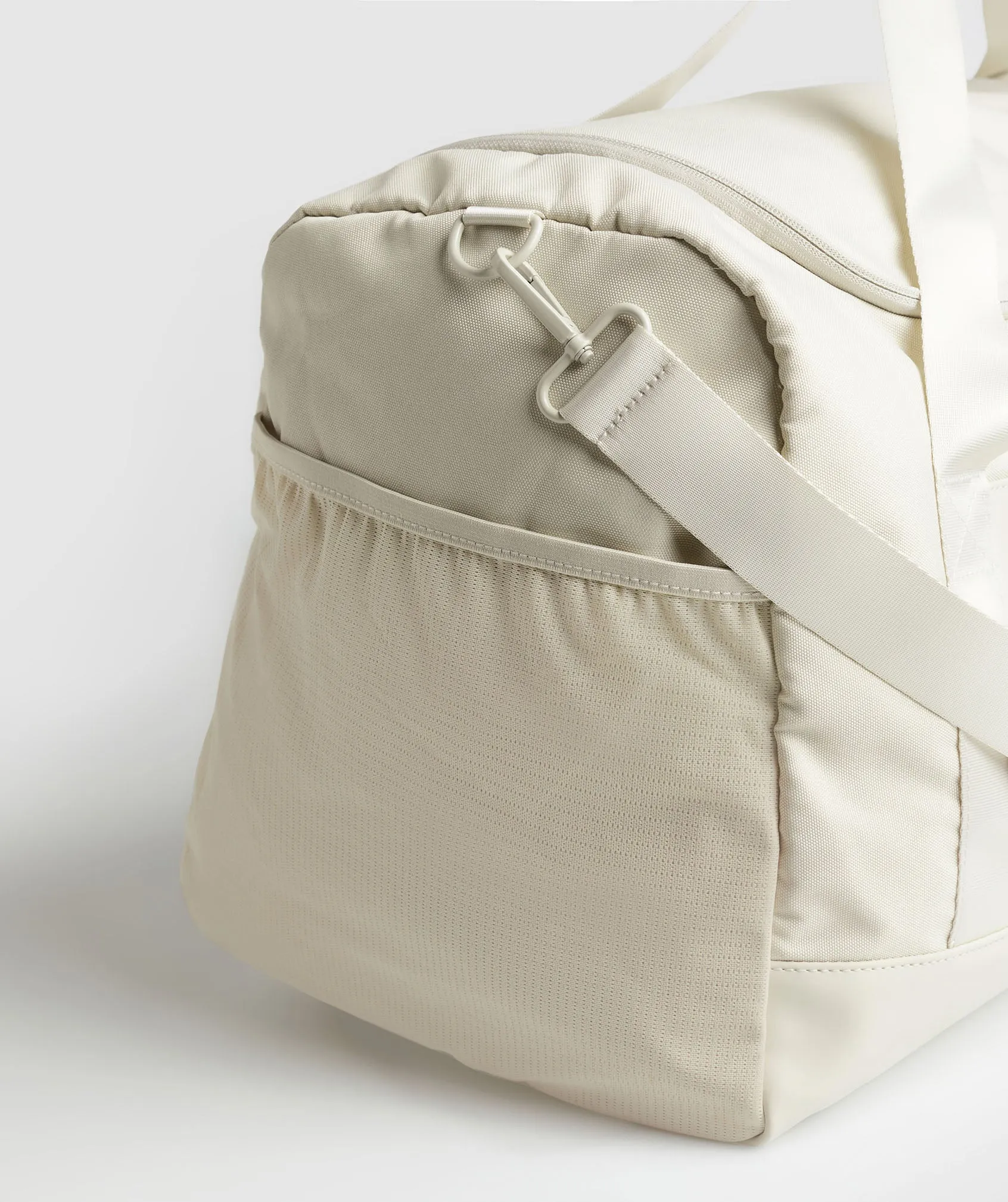 Gymshark Large Everyday Gym Bag - Pebble Grey sold by Gymshark product image thumbnail 3