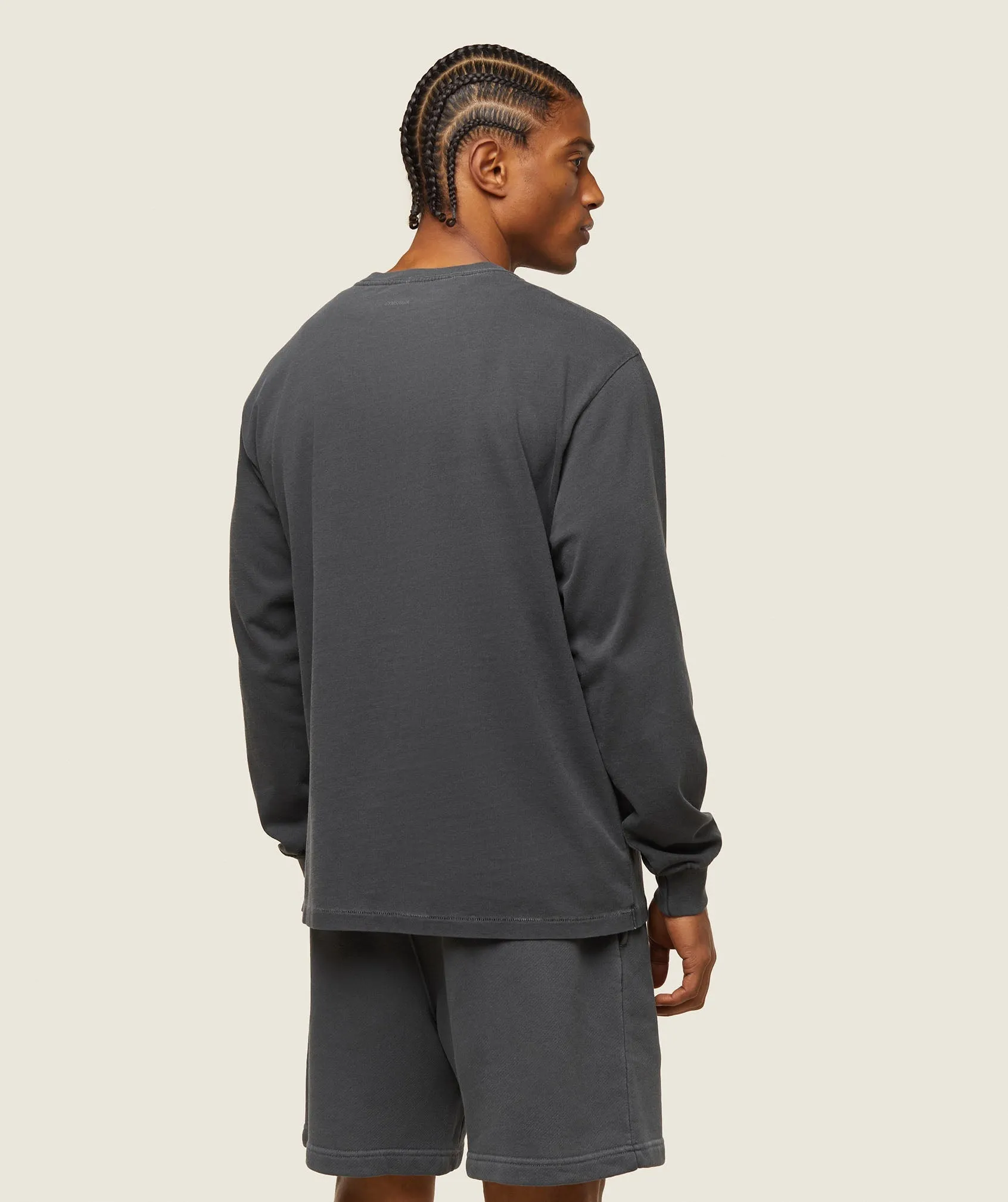 Gymshark everywear Relaxed Long Sleeve Tee - Black sold by Gymshark product image thumbnail 3