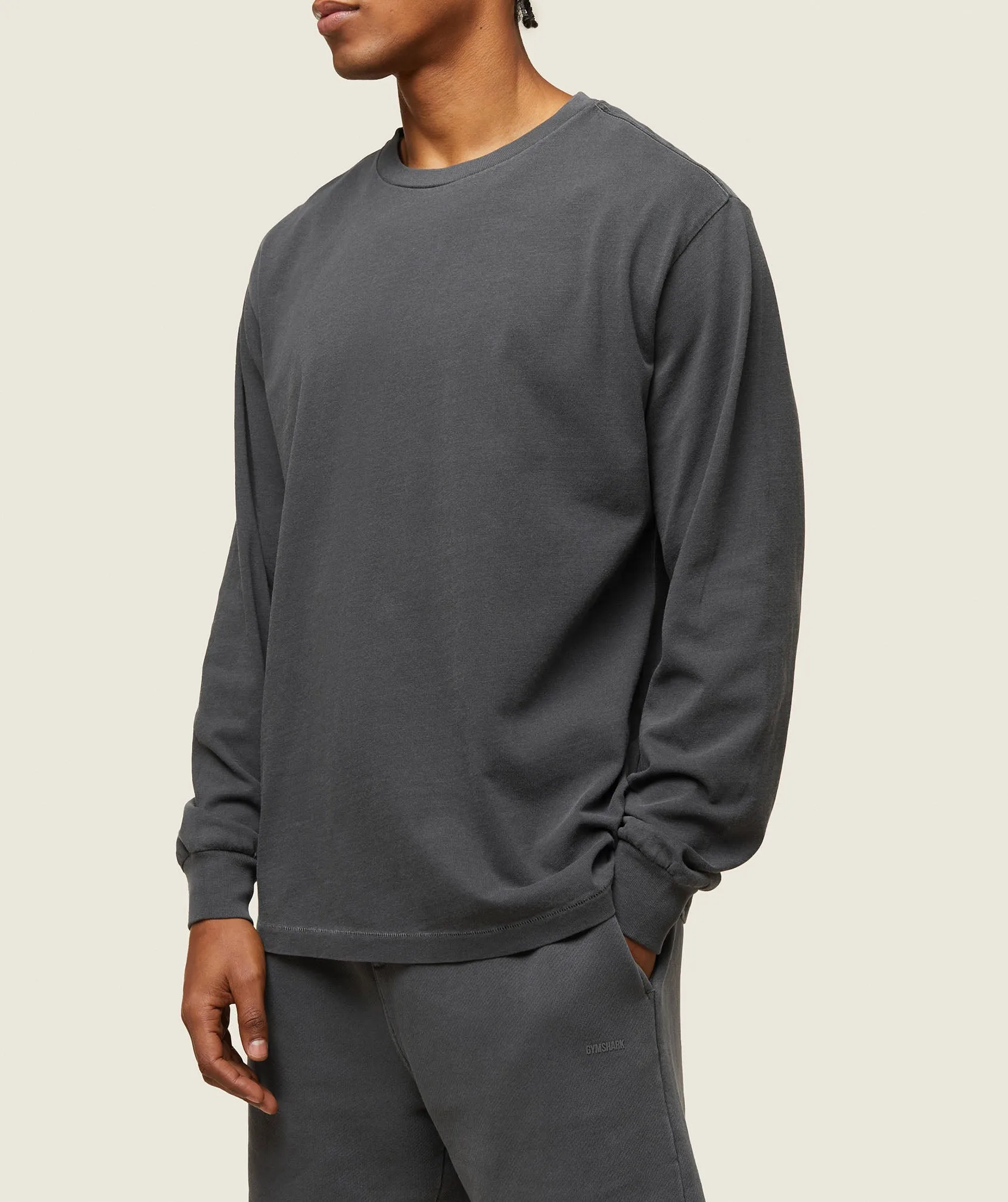 Gymshark everywear Relaxed Long Sleeve Tee - Black sold by Gymshark product image thumbnail 4