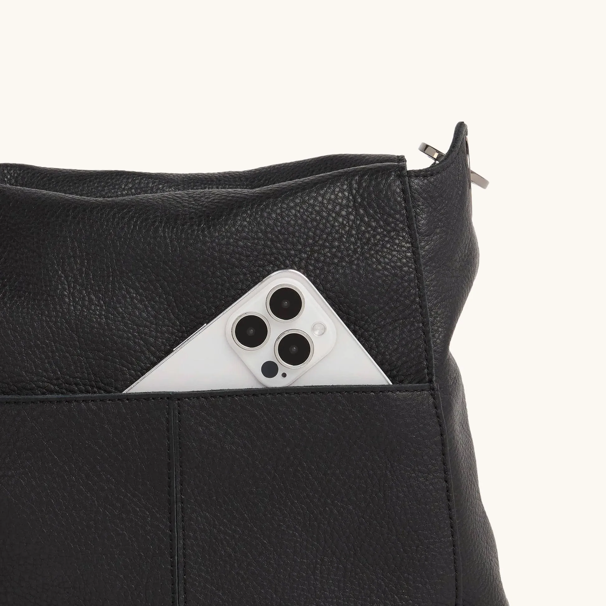 Bryant | Black/Gunmetal | Lrg sold by Hammitt product image thumbnail 5