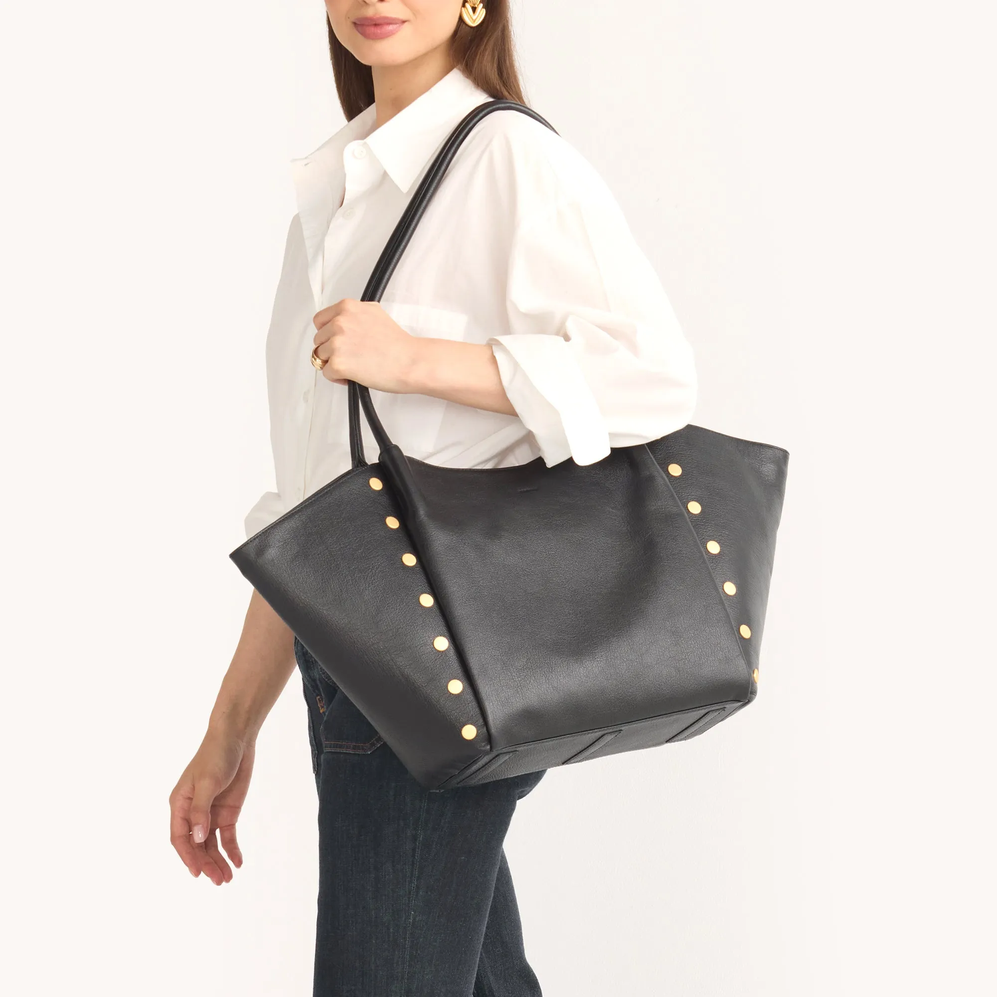 Paul | Black Press/Brushed Gold Red Zip | Lrg sold by Hammitt product image thumbnail 3