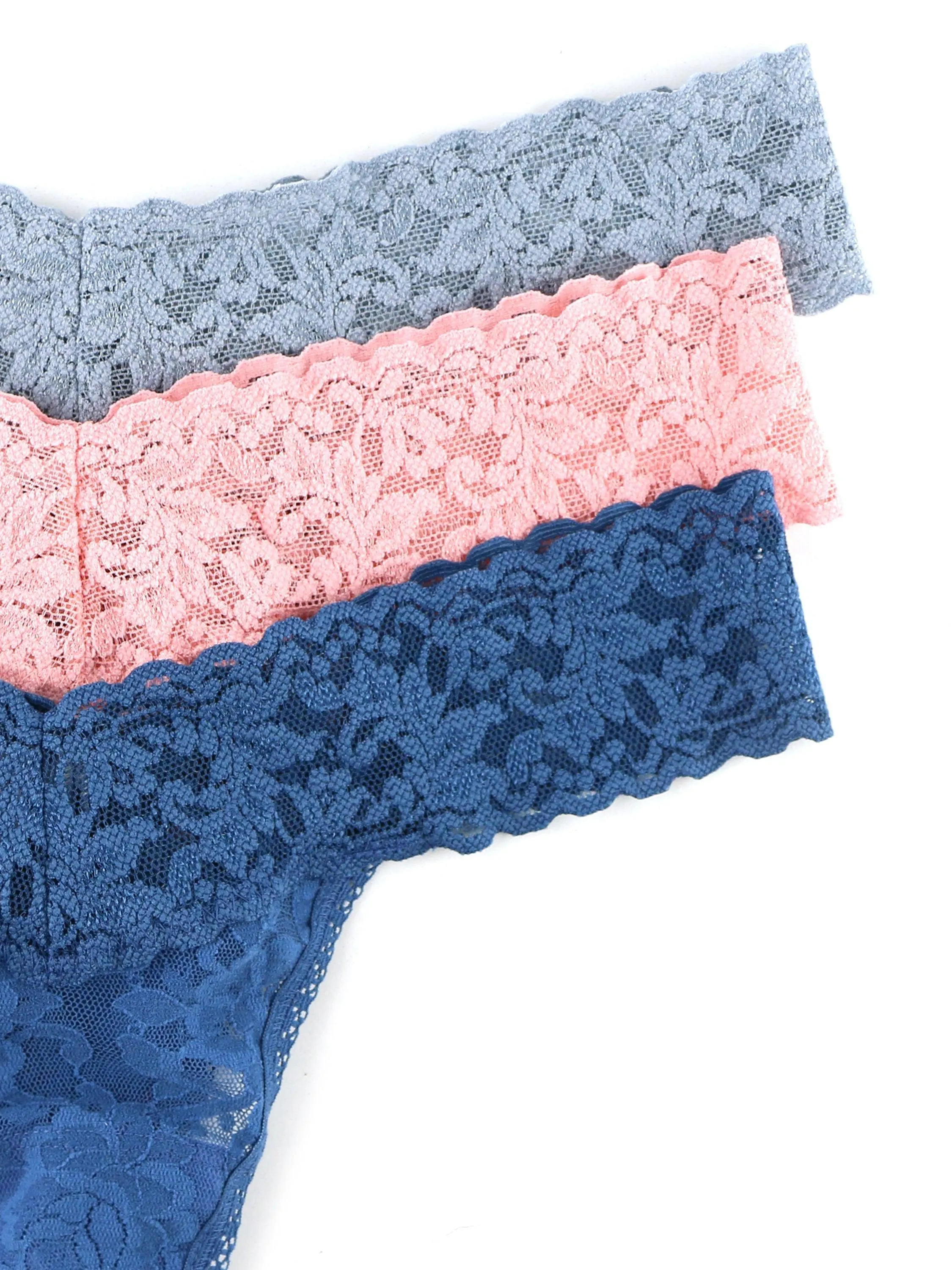 3 Pack Signature Lace Low Rise Thongs in Printed Box Sale sold by Hanky Panky product image thumbnail 5