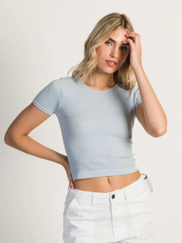 HARLOW RIBBED SEAMLESS TEE - BABY BLUE sold by Harlow