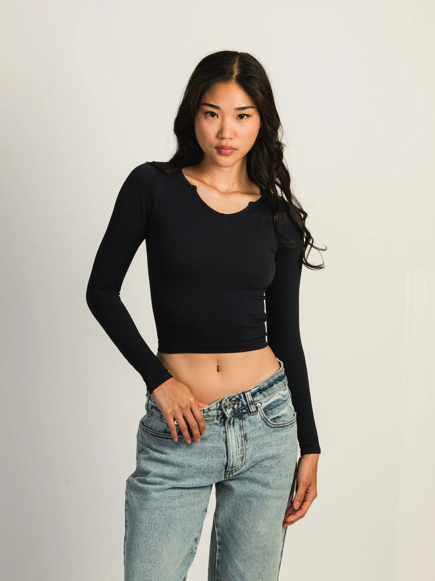 HARLOW HARPER NOTCH LONG SLEEVE - NAVY sold by Harlow
