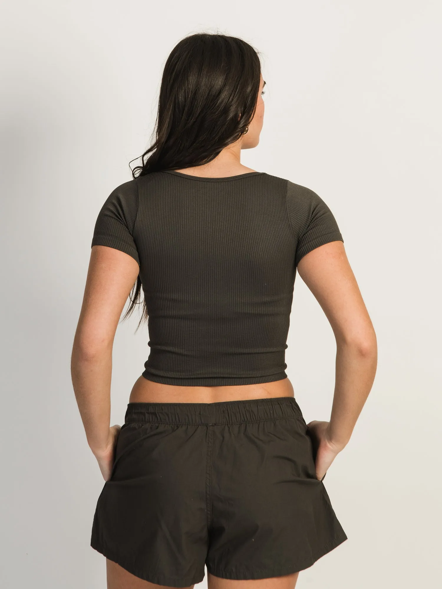 HARLOW SQUARE NECK SEAMLESS TEE - CHARCOAL sold by Harlow product image thumbnail 4