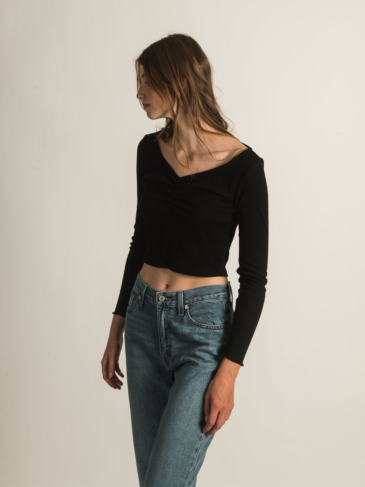 HARLOW KYLIE LONG SLEEVE VNECK sold by Harlow product image thumbnail 3