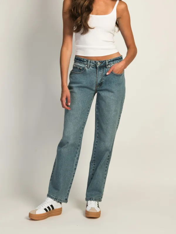 HARLOW BAGGY JEAN - MID WASH sold by Harlow