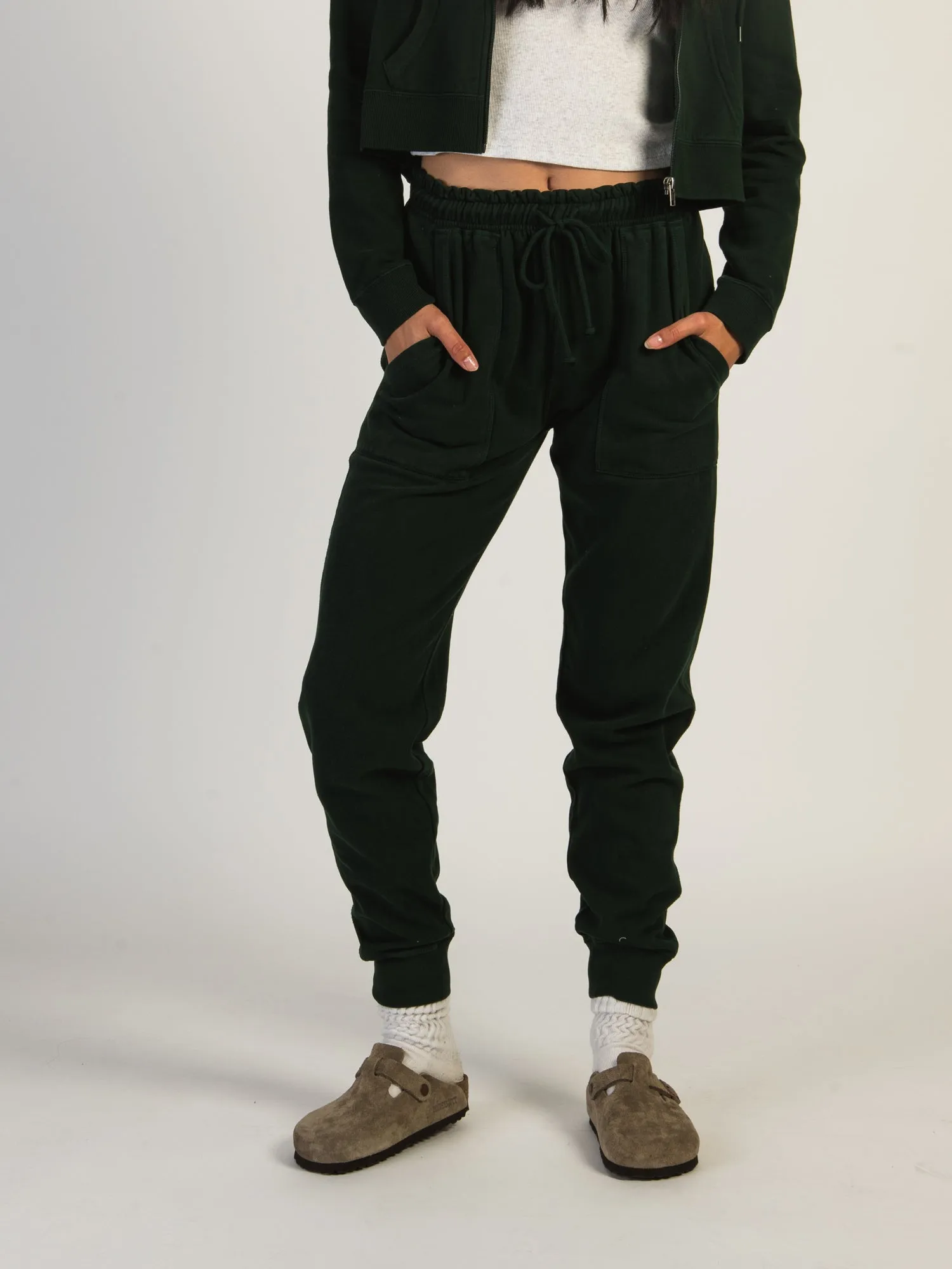 HARLOW HIGH RISE FLEECE JOGGER - FOREST sold by Harlow
