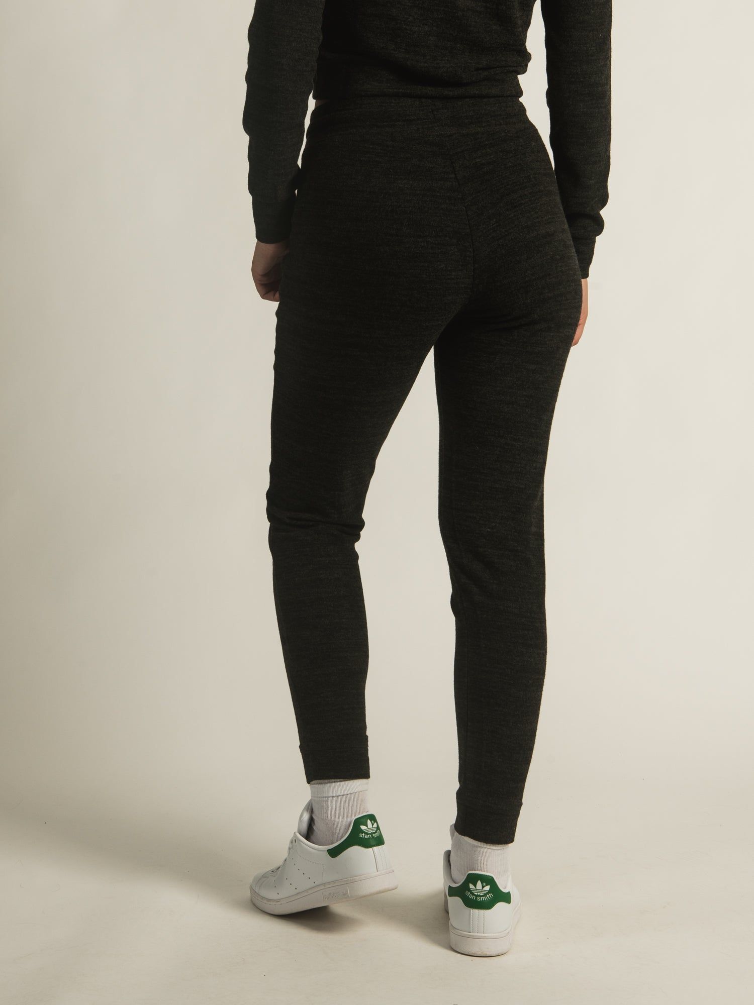 HARLOW OLIVE PLUSH JOGGER sold by Harlow product image thumbnail 4