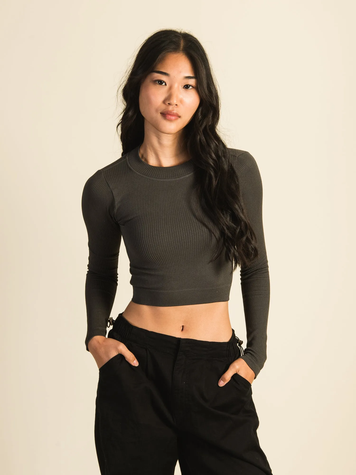 HARLOW SEAMLESS LONG SLEEVE MOCKNECK - CHARCOAL sold by Harlow